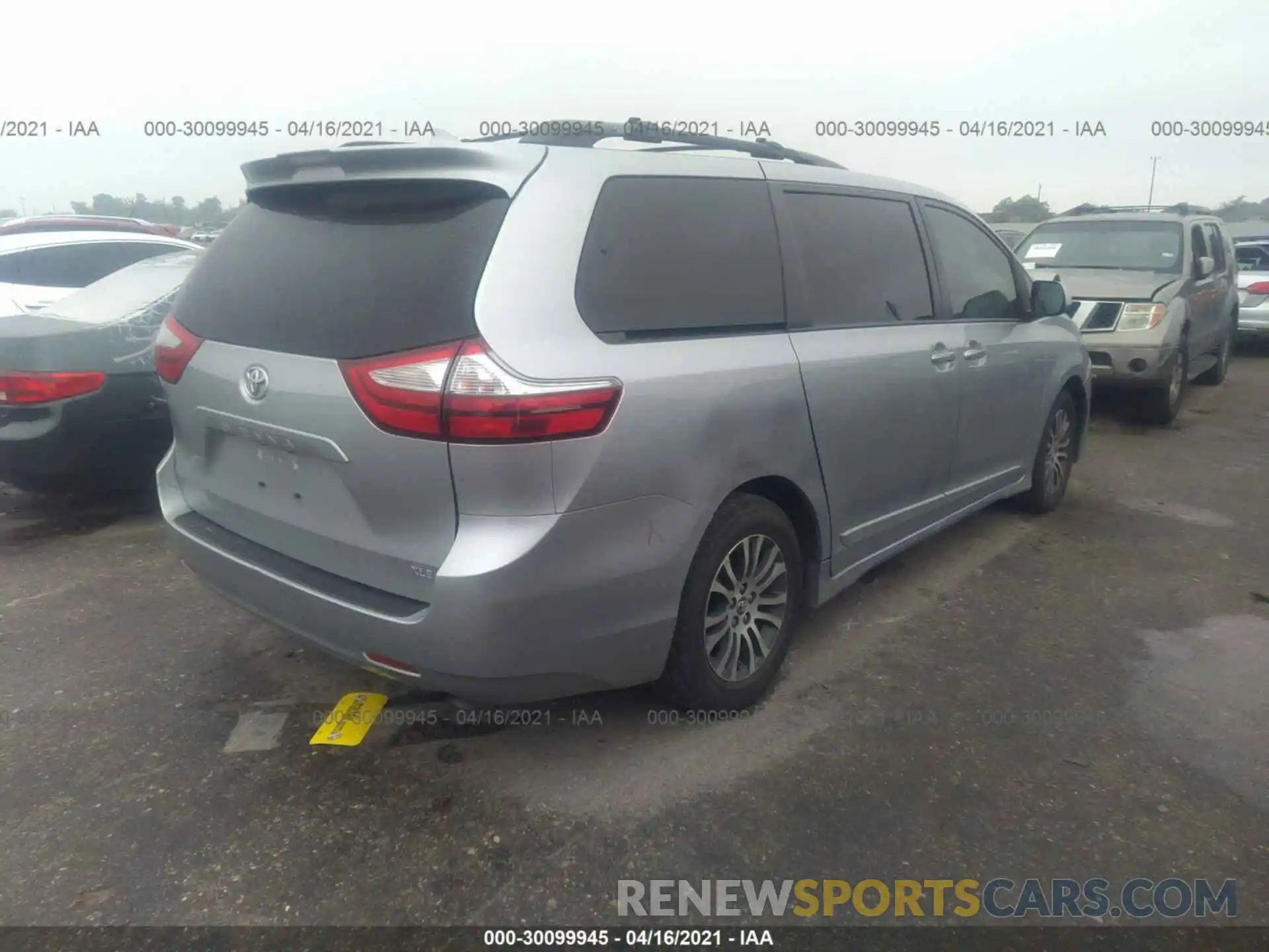 4 Photograph of a damaged car 5TDYZ3DC9KS979273 TOYOTA SIENNA 2019