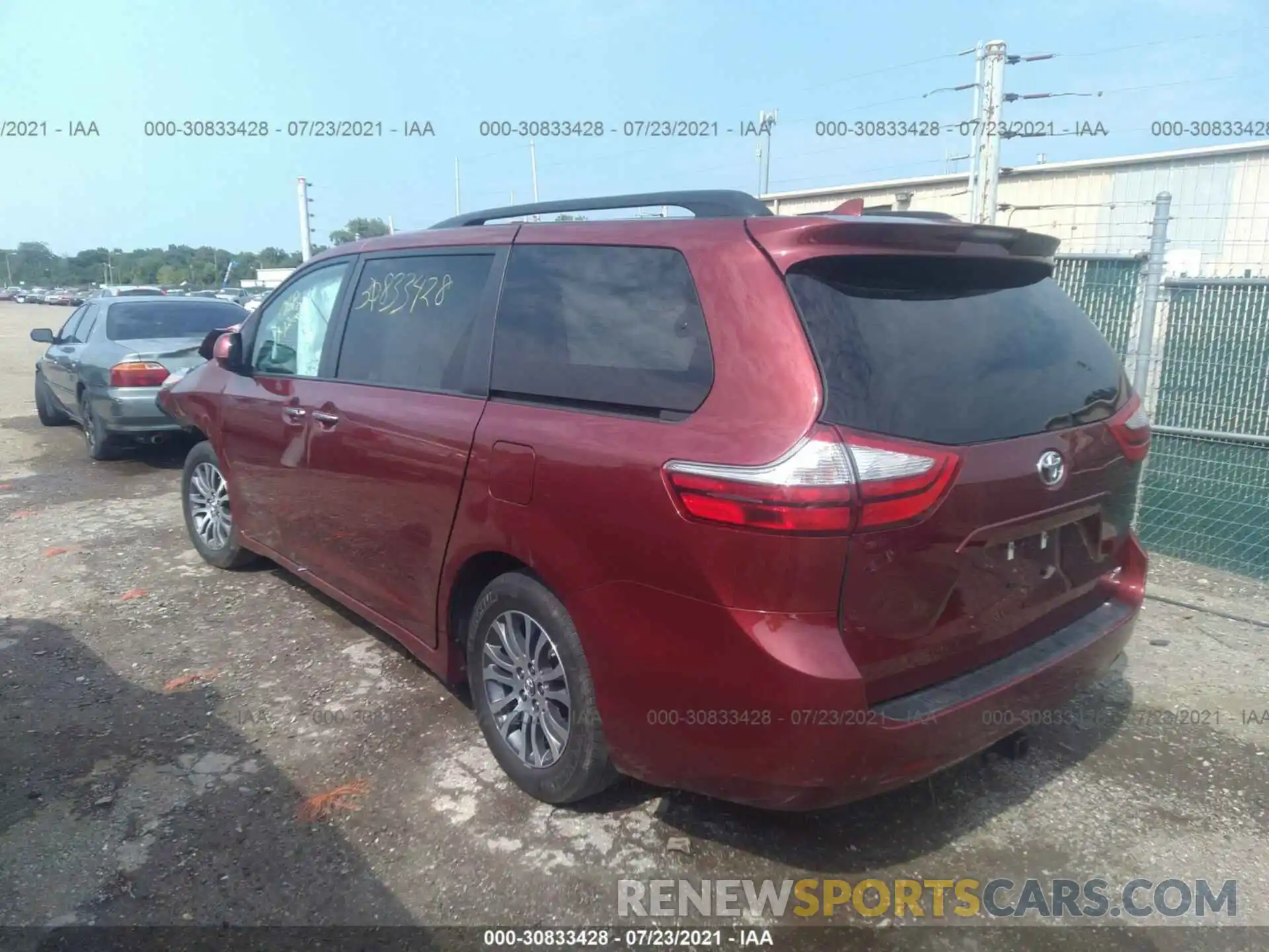 3 Фотография поврежденного автомобиля 5TDYZ3DC9KS979581 TOYOTA SIENNA 2019