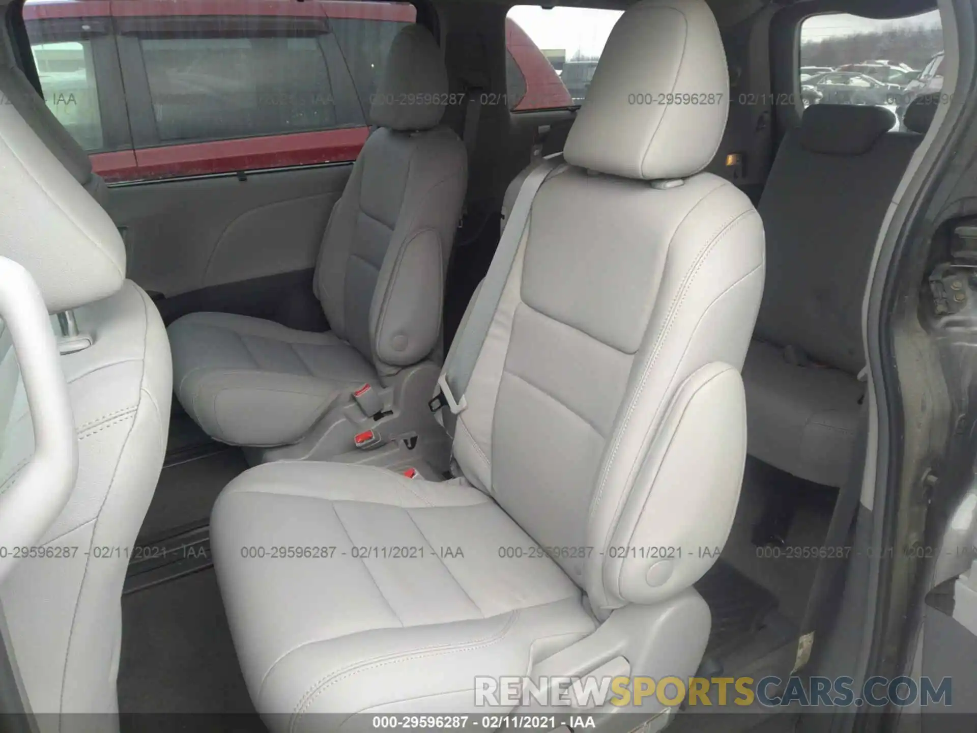 8 Фотография поврежденного автомобиля 5TDYZ3DC9KS980729 TOYOTA SIENNA 2019