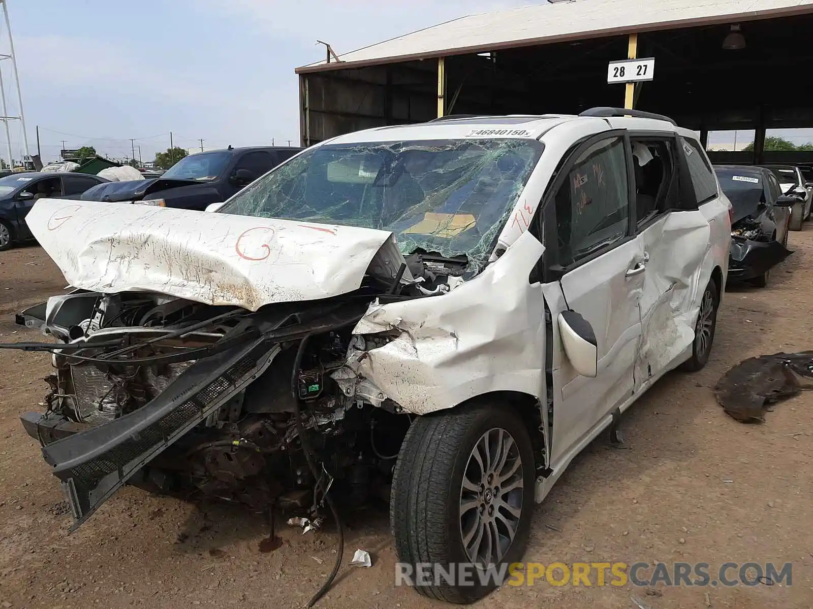 2 Photograph of a damaged car 5TDYZ3DC9KS982786 TOYOTA SIENNA 2019