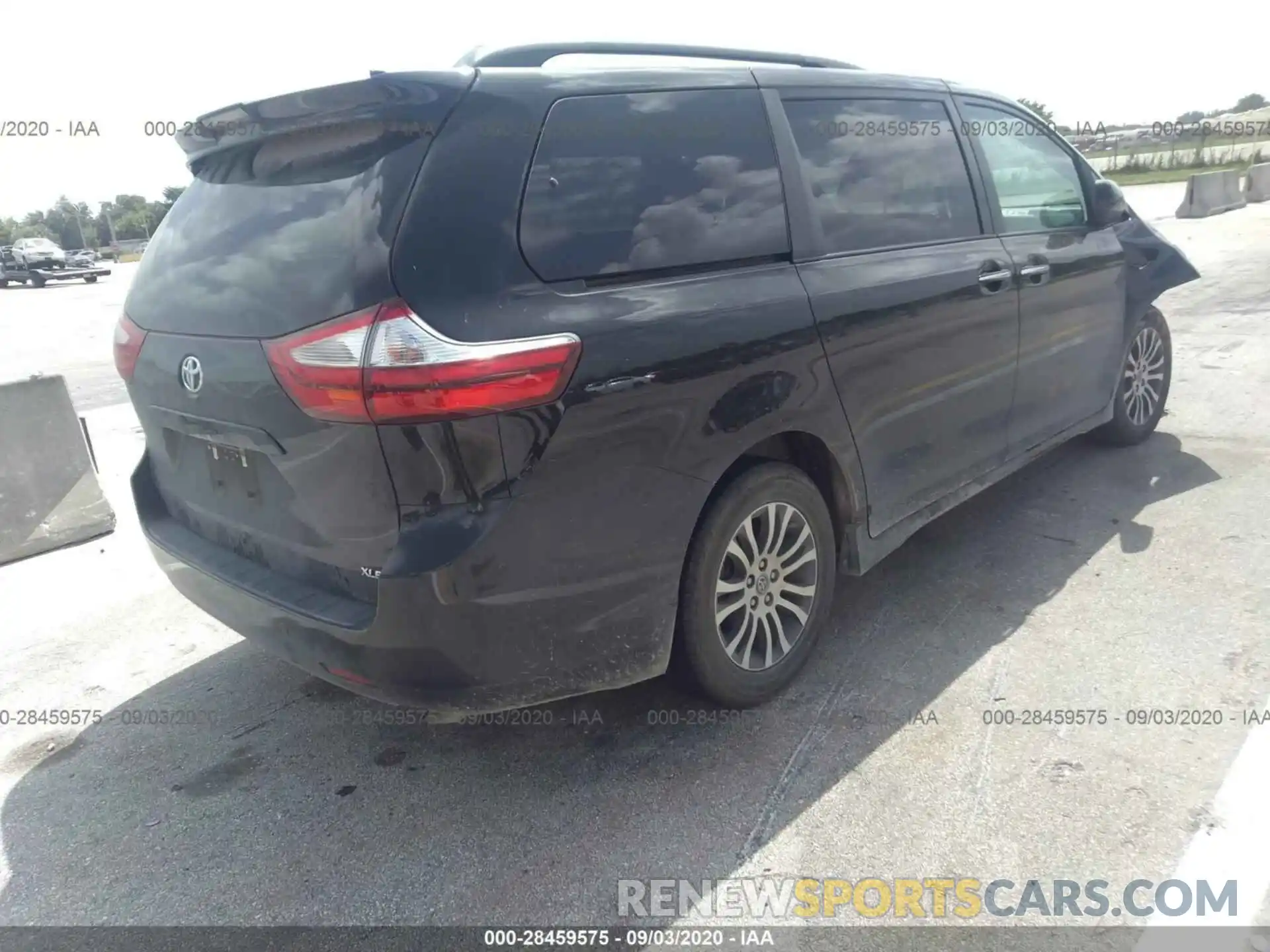 4 Фотография поврежденного автомобиля 5TDYZ3DC9KS983601 TOYOTA SIENNA 2019