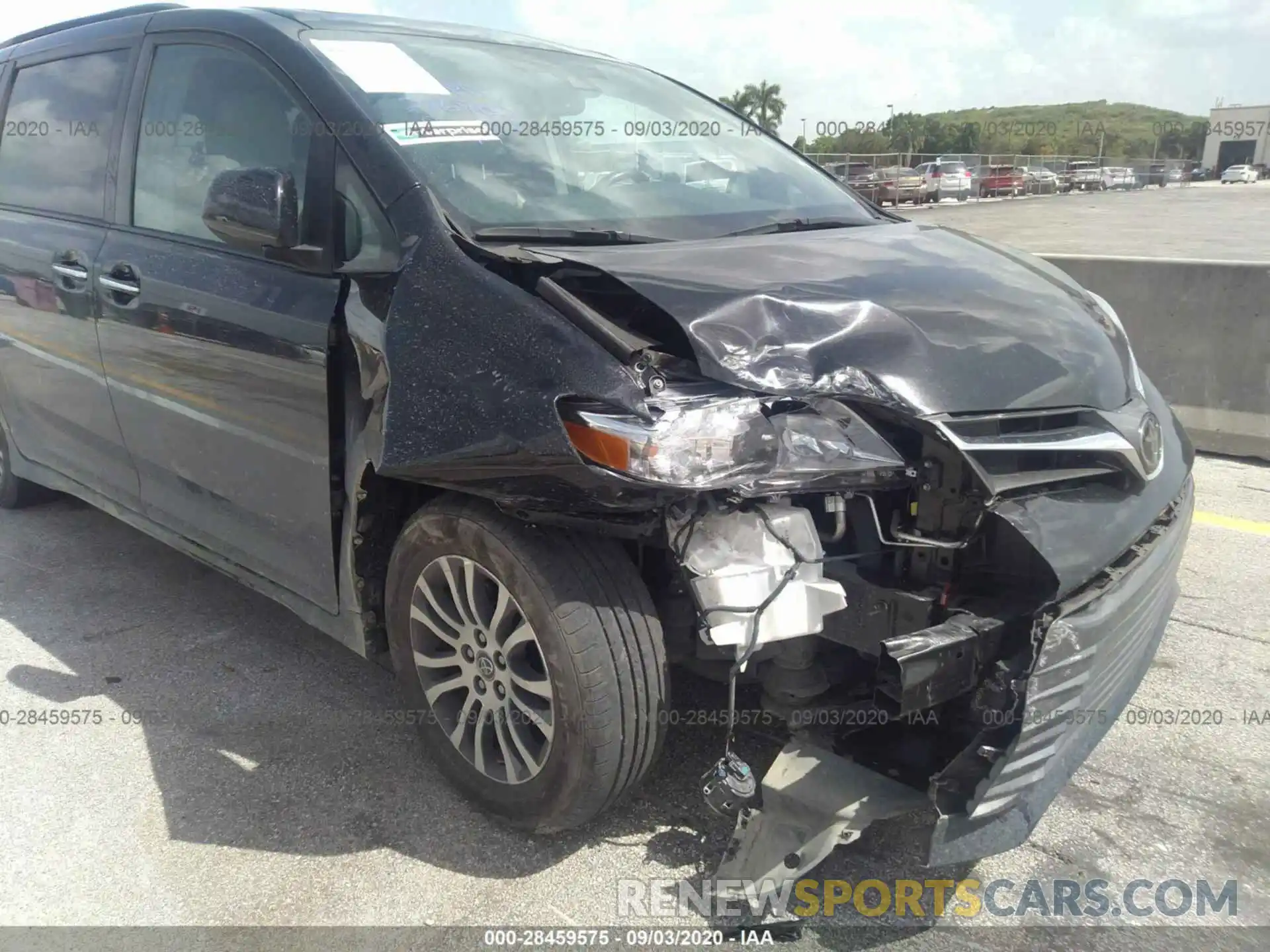 6 Photograph of a damaged car 5TDYZ3DC9KS983601 TOYOTA SIENNA 2019