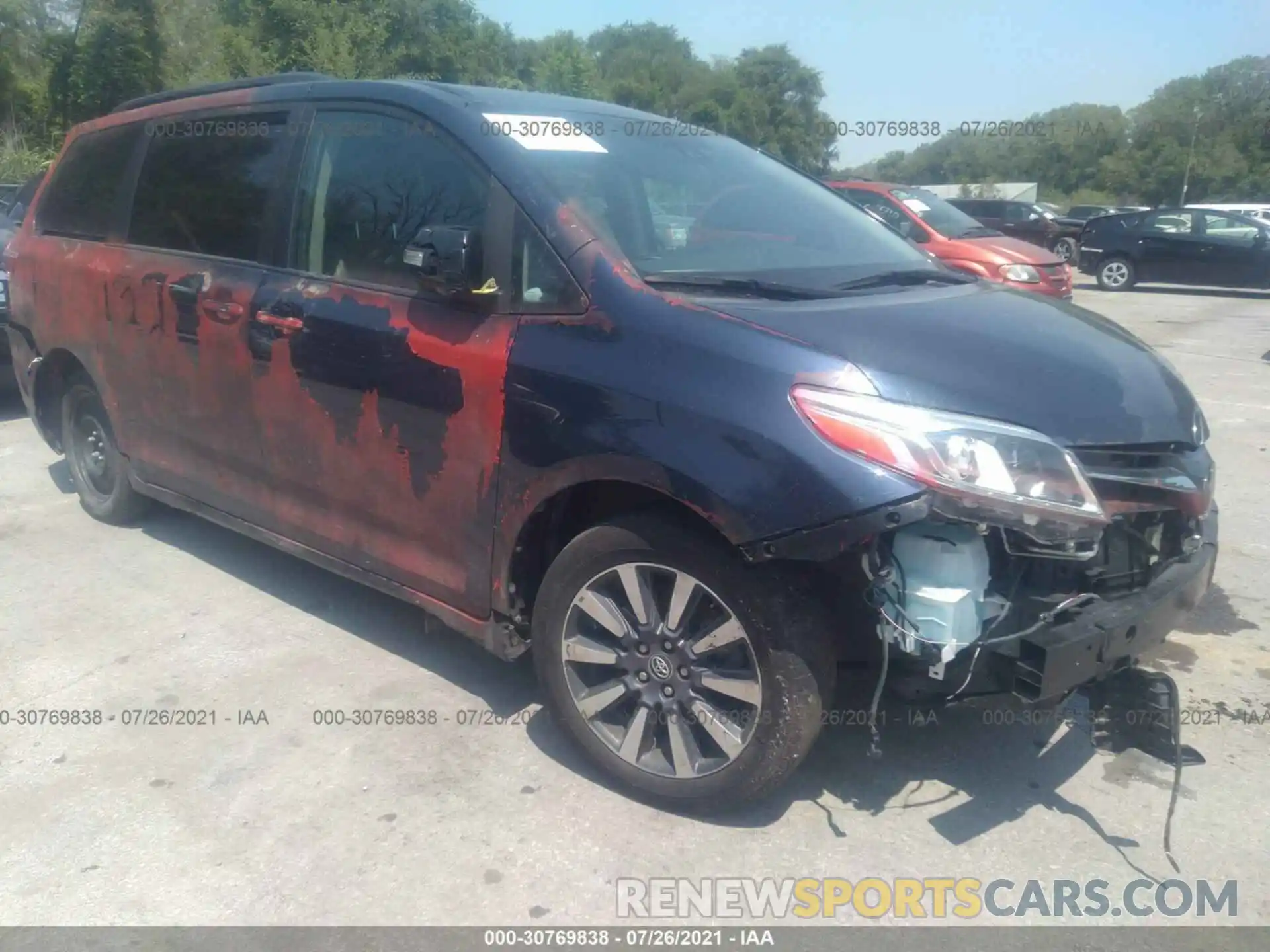 1 Photograph of a damaged car 5TDYZ3DC9KS985526 TOYOTA SIENNA 2019