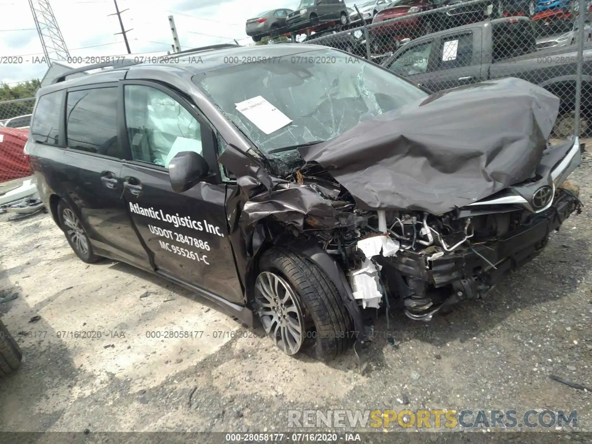 1 Photograph of a damaged car 5TDYZ3DC9KS985946 TOYOTA SIENNA 2019