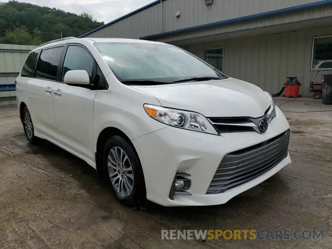 1 Photograph of a damaged car 5TDYZ3DC9KS986286 TOYOTA SIENNA 2019