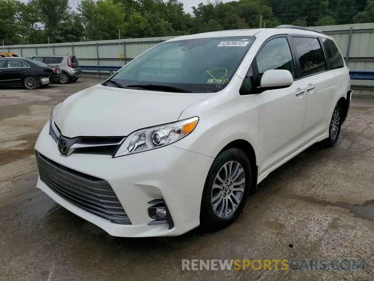 2 Photograph of a damaged car 5TDYZ3DC9KS986286 TOYOTA SIENNA 2019