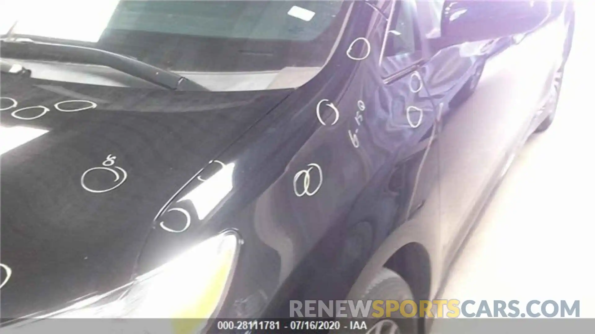 4 Photograph of a damaged car 5TDYZ3DC9KS990404 TOYOTA SIENNA 2019