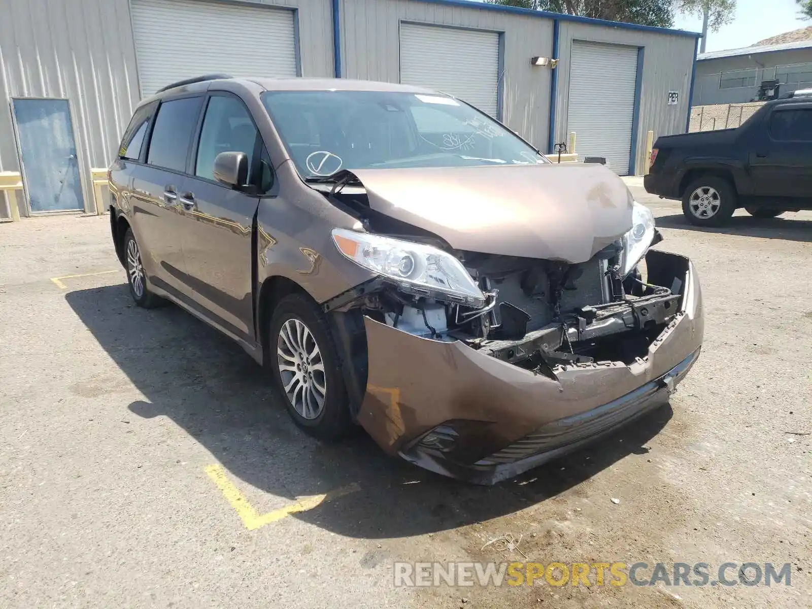 1 Photograph of a damaged car 5TDYZ3DC9KS994808 TOYOTA SIENNA 2019