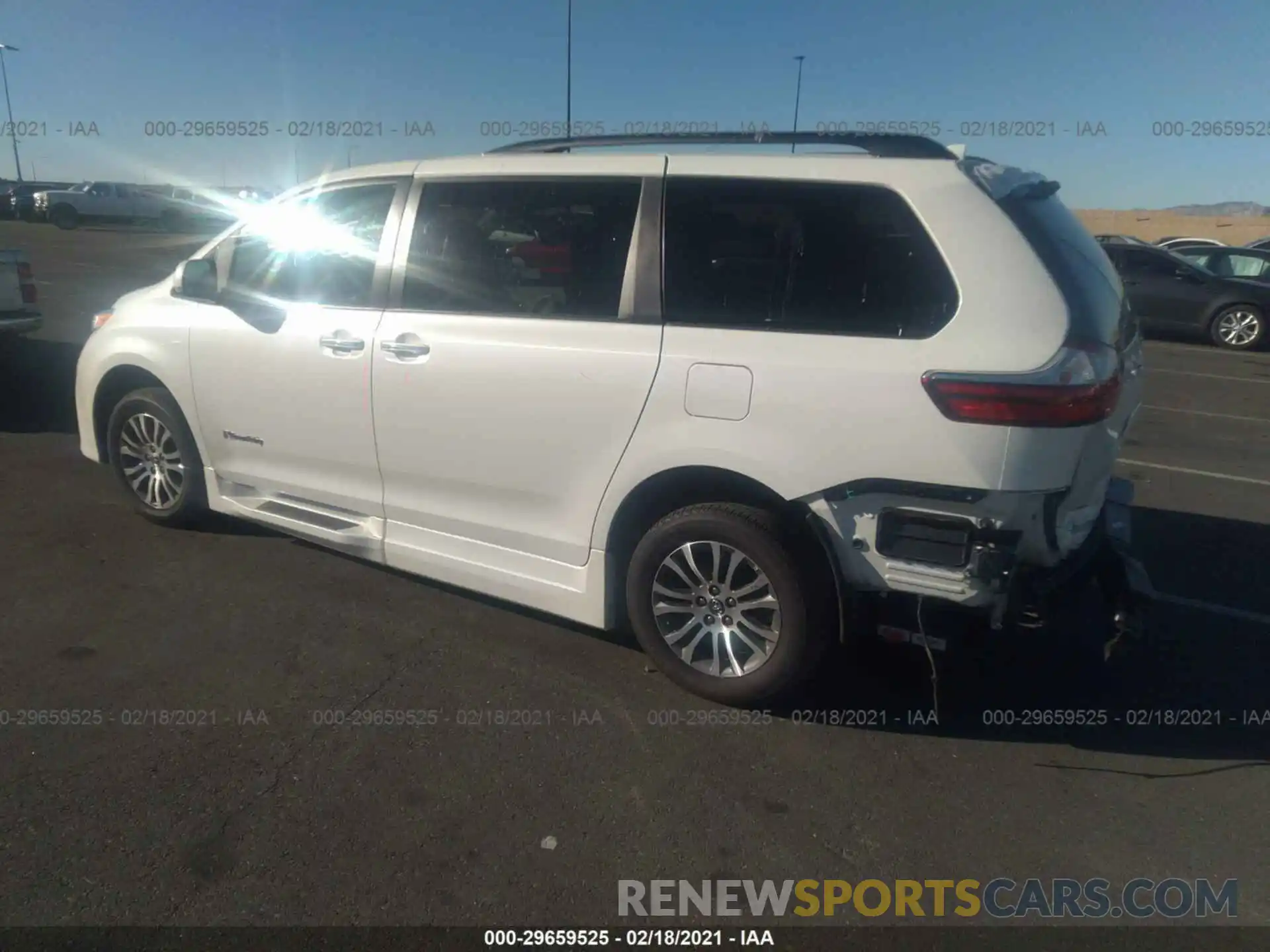 3 Фотография поврежденного автомобиля 5TDYZ3DC9KS996879 TOYOTA SIENNA 2019