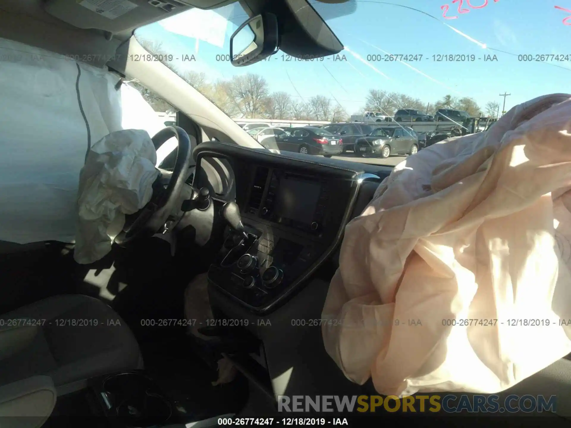 5 Photograph of a damaged car 5TDYZ3DC9KS997224 TOYOTA SIENNA 2019