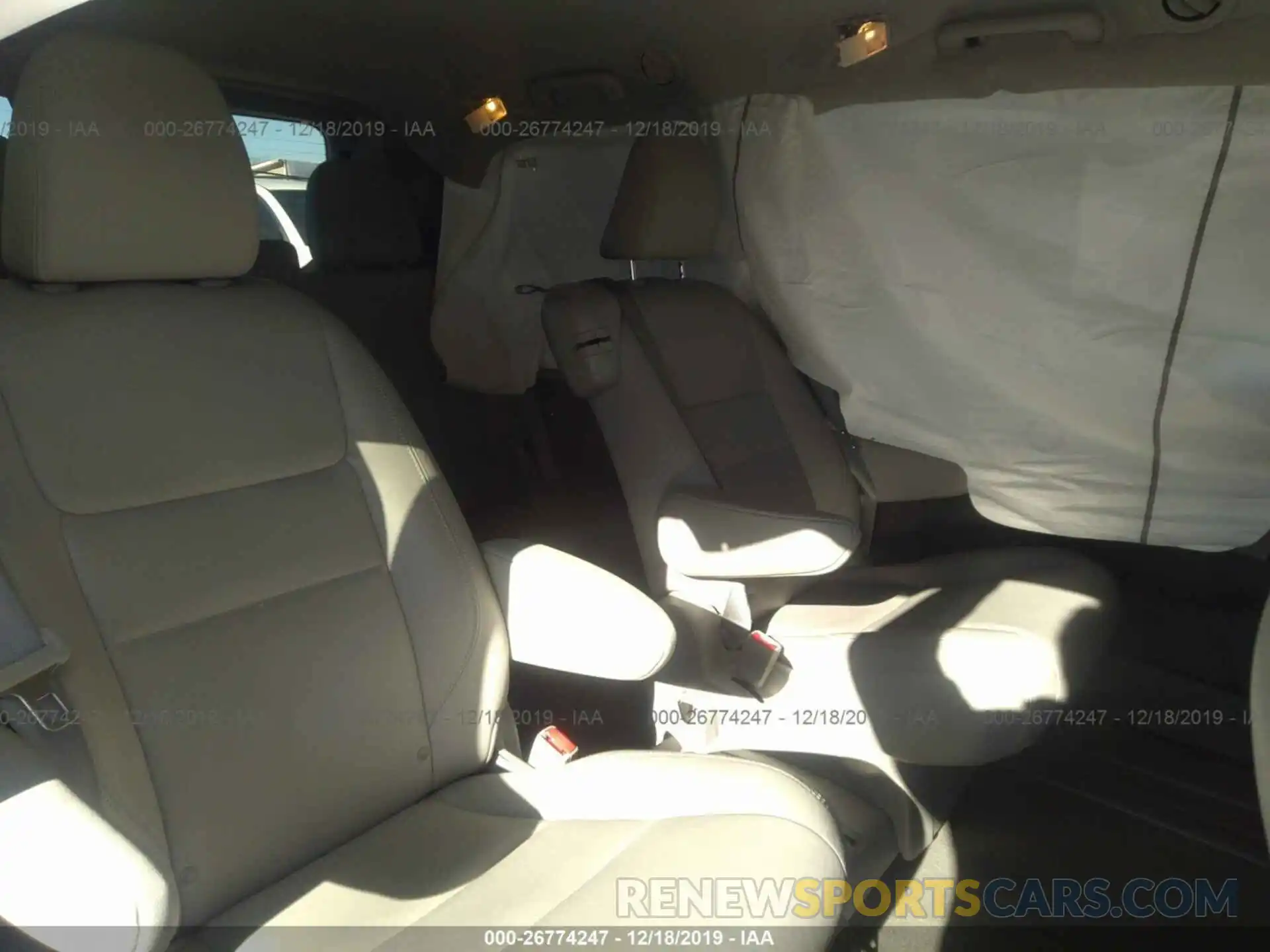 8 Photograph of a damaged car 5TDYZ3DC9KS997224 TOYOTA SIENNA 2019