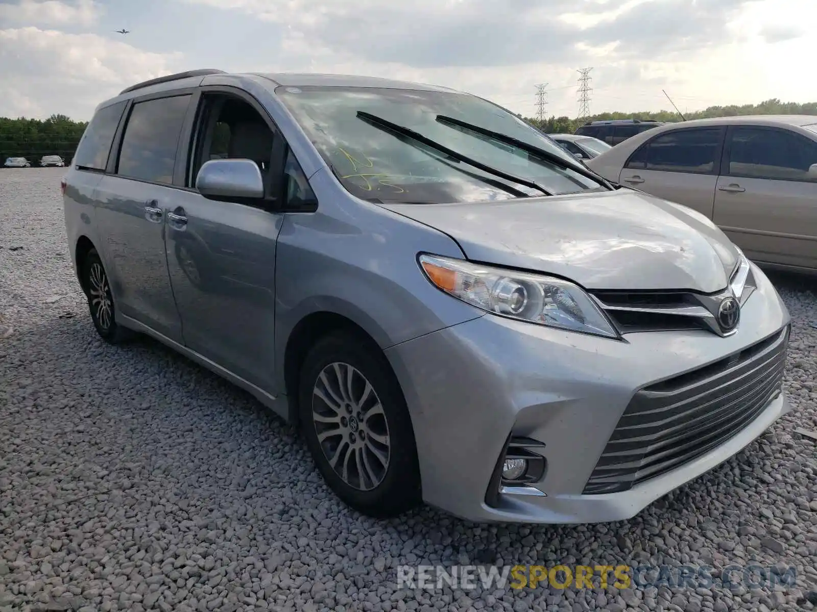 1 Фотография поврежденного автомобиля 5TDYZ3DC9KS998258 TOYOTA SIENNA 2019