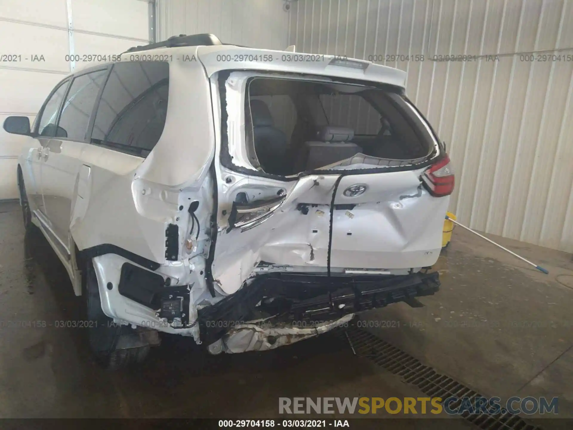6 Photograph of a damaged car 5TDYZ3DCXKS001512 TOYOTA SIENNA 2019