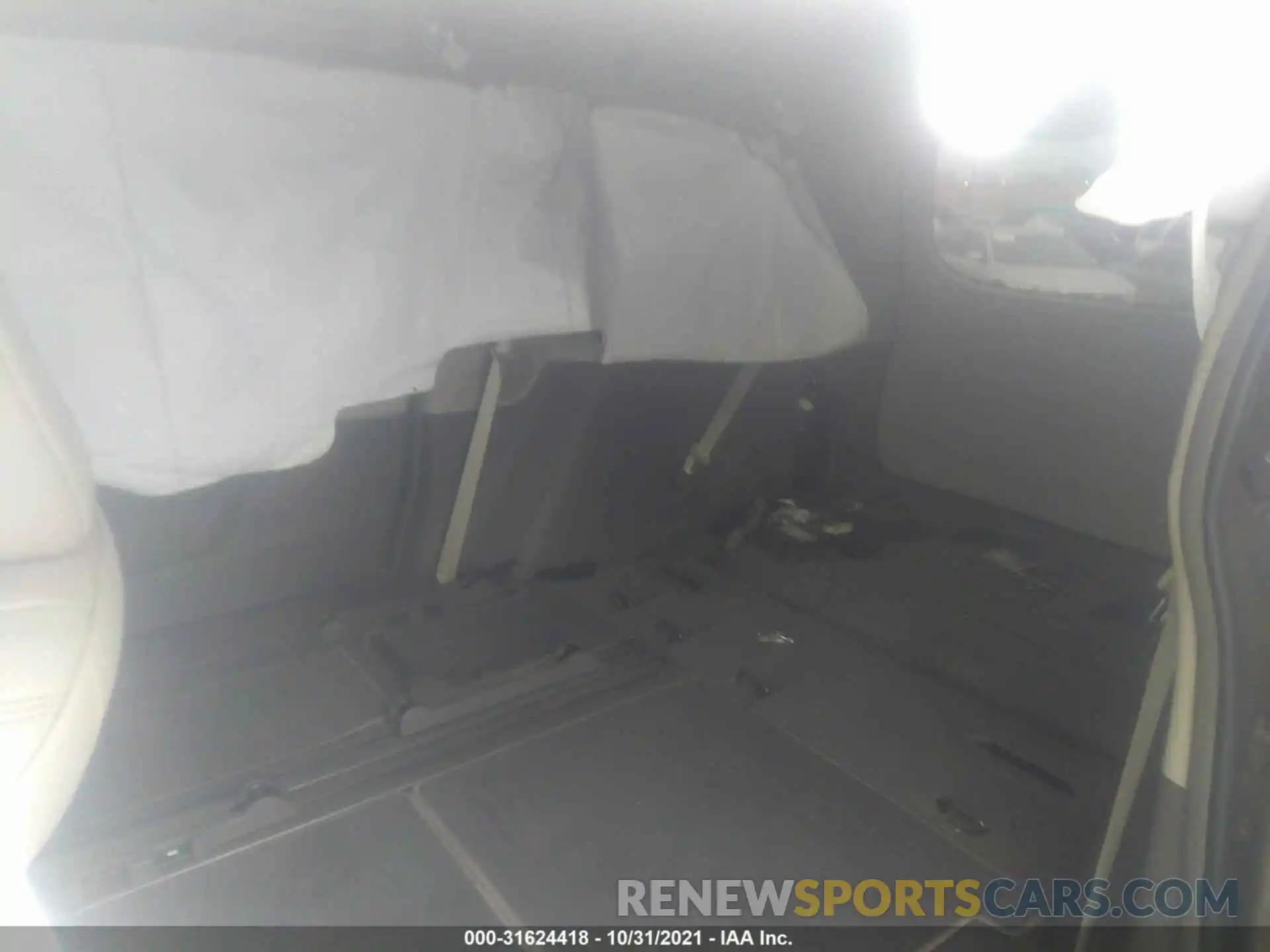 8 Photograph of a damaged car 5TDYZ3DCXKS001641 TOYOTA SIENNA 2019