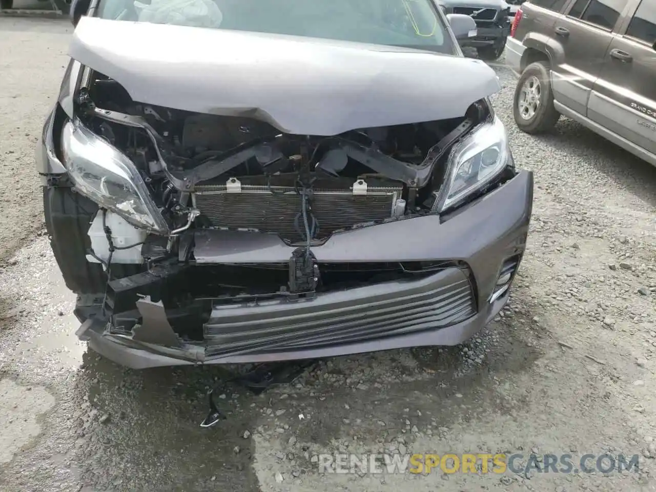 9 Photograph of a damaged car 5TDYZ3DCXKS003910 TOYOTA SIENNA 2019