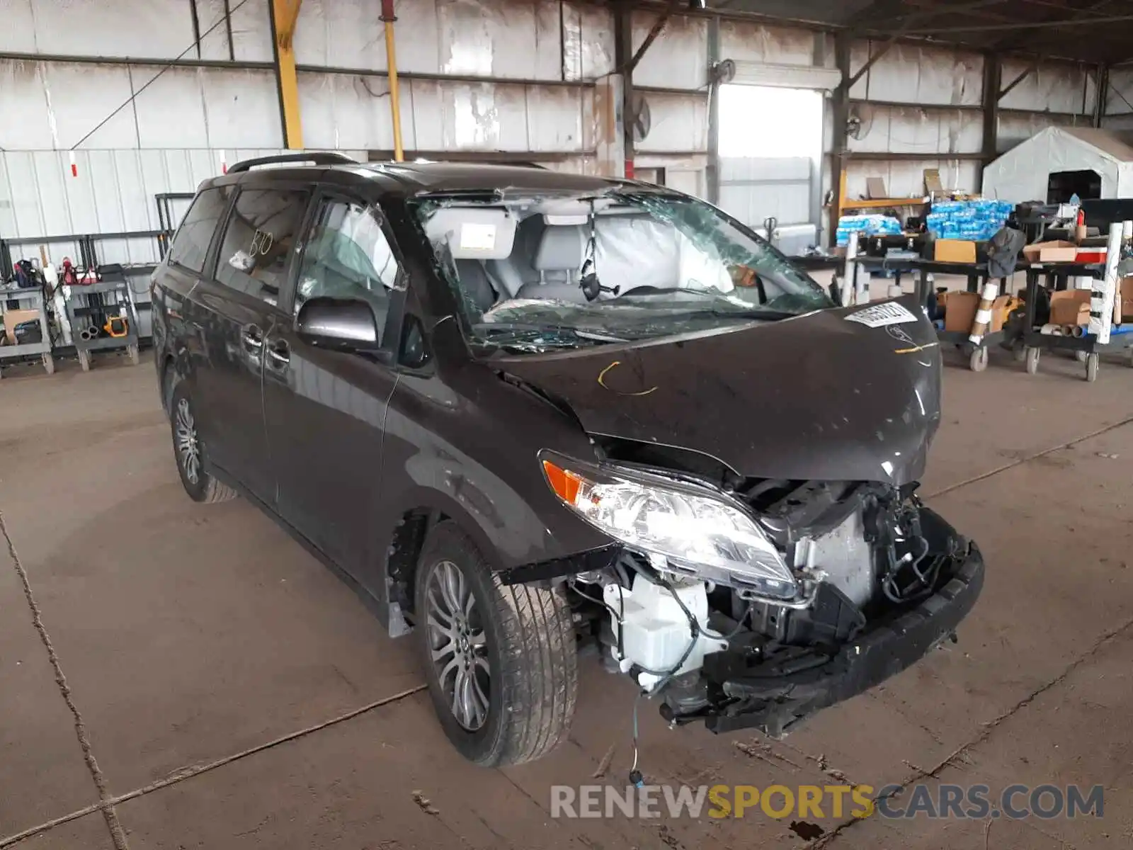 1 Photograph of a damaged car 5TDYZ3DCXKS009173 TOYOTA SIENNA 2019