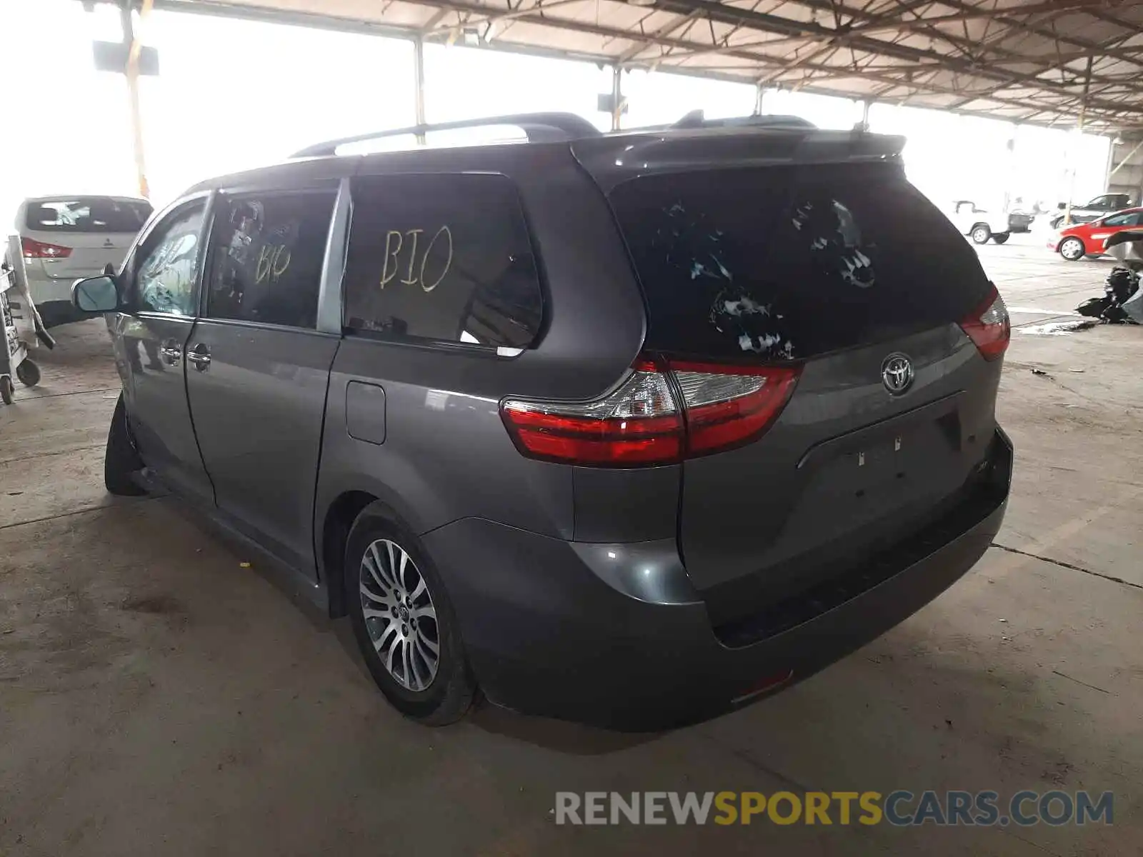 3 Фотография поврежденного автомобиля 5TDYZ3DCXKS009173 TOYOTA SIENNA 2019