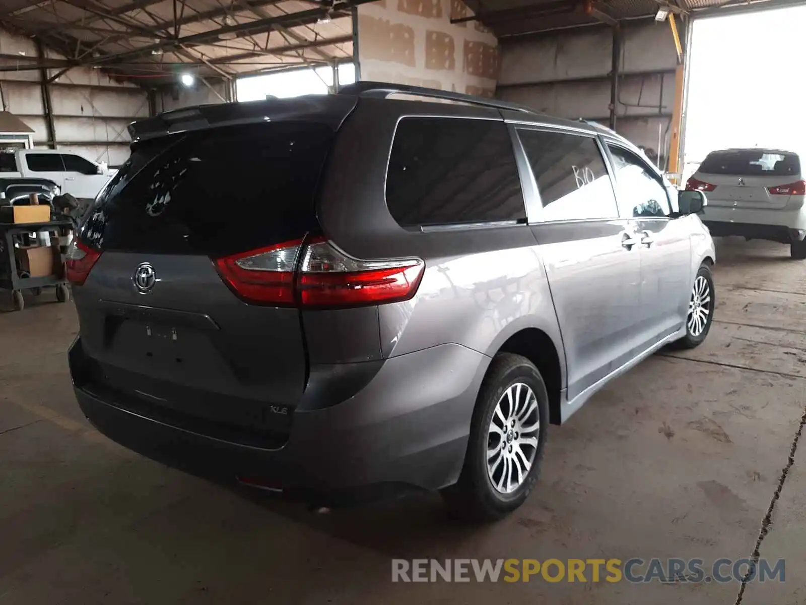 4 Фотография поврежденного автомобиля 5TDYZ3DCXKS009173 TOYOTA SIENNA 2019