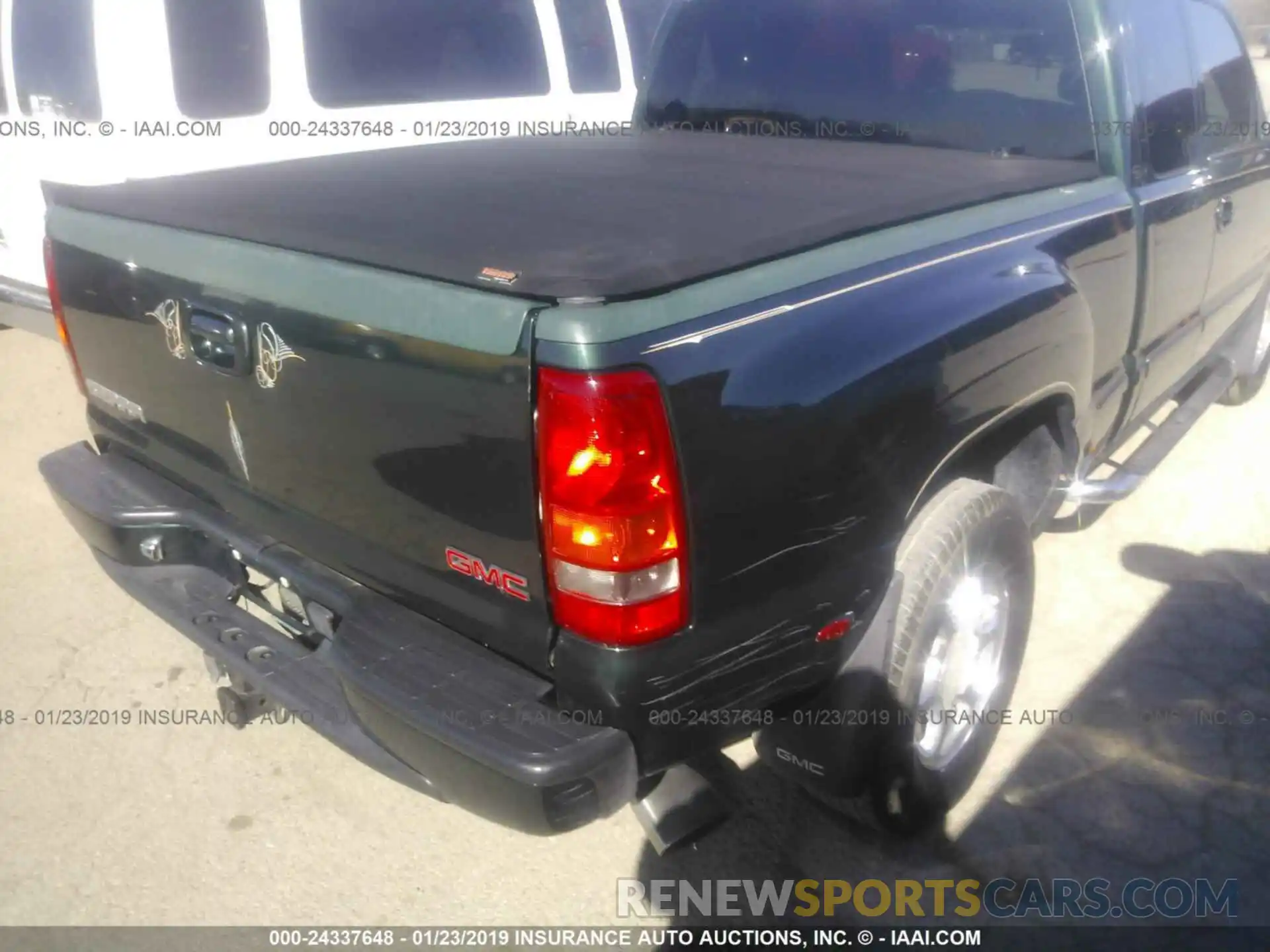 6 Photograph of a damaged car 5TDYZ3DCXKS012168 TOYOTA SIENNA 2019