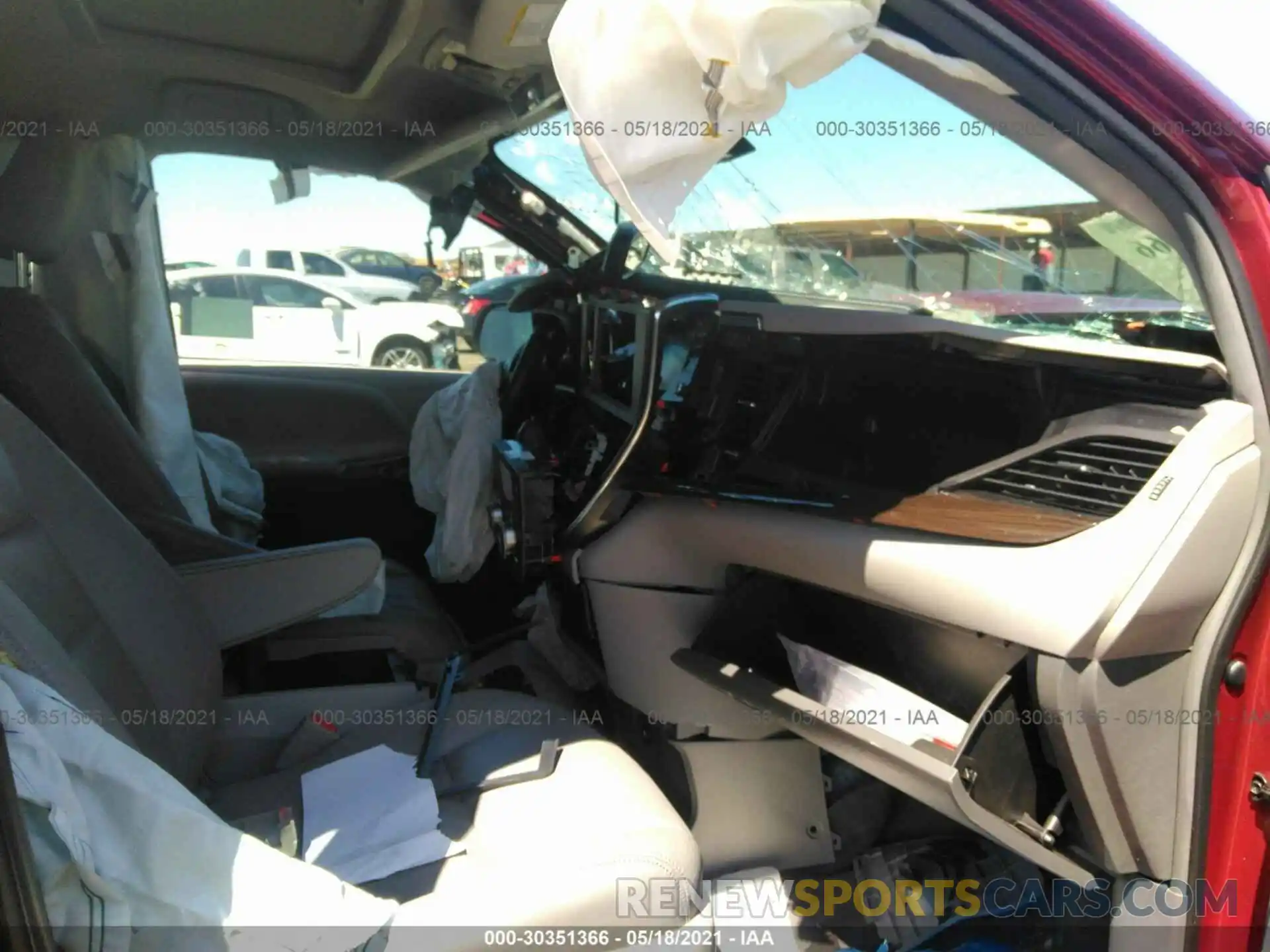 5 Photograph of a damaged car 5TDYZ3DCXKS013059 TOYOTA SIENNA 2019