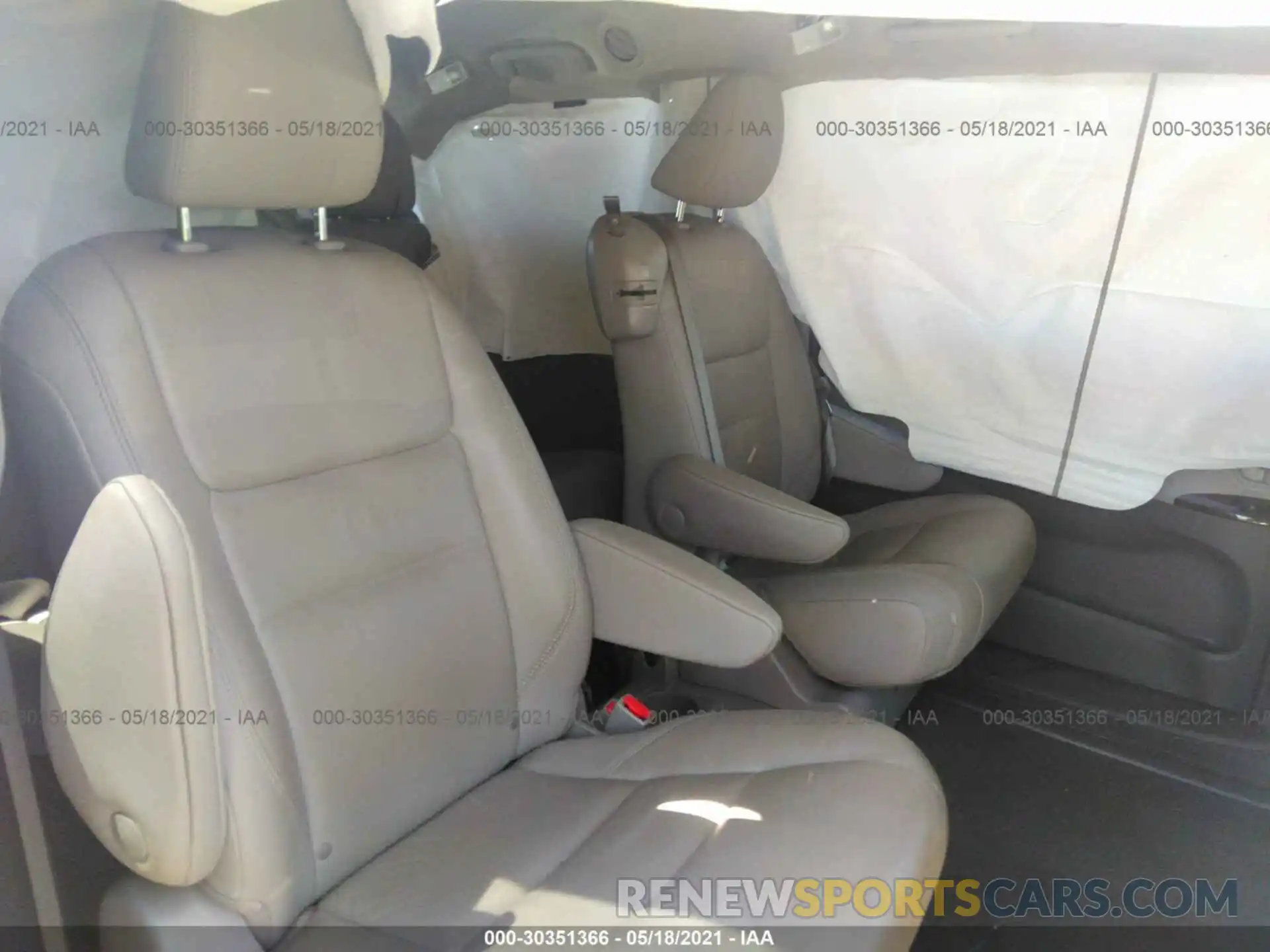 8 Photograph of a damaged car 5TDYZ3DCXKS013059 TOYOTA SIENNA 2019