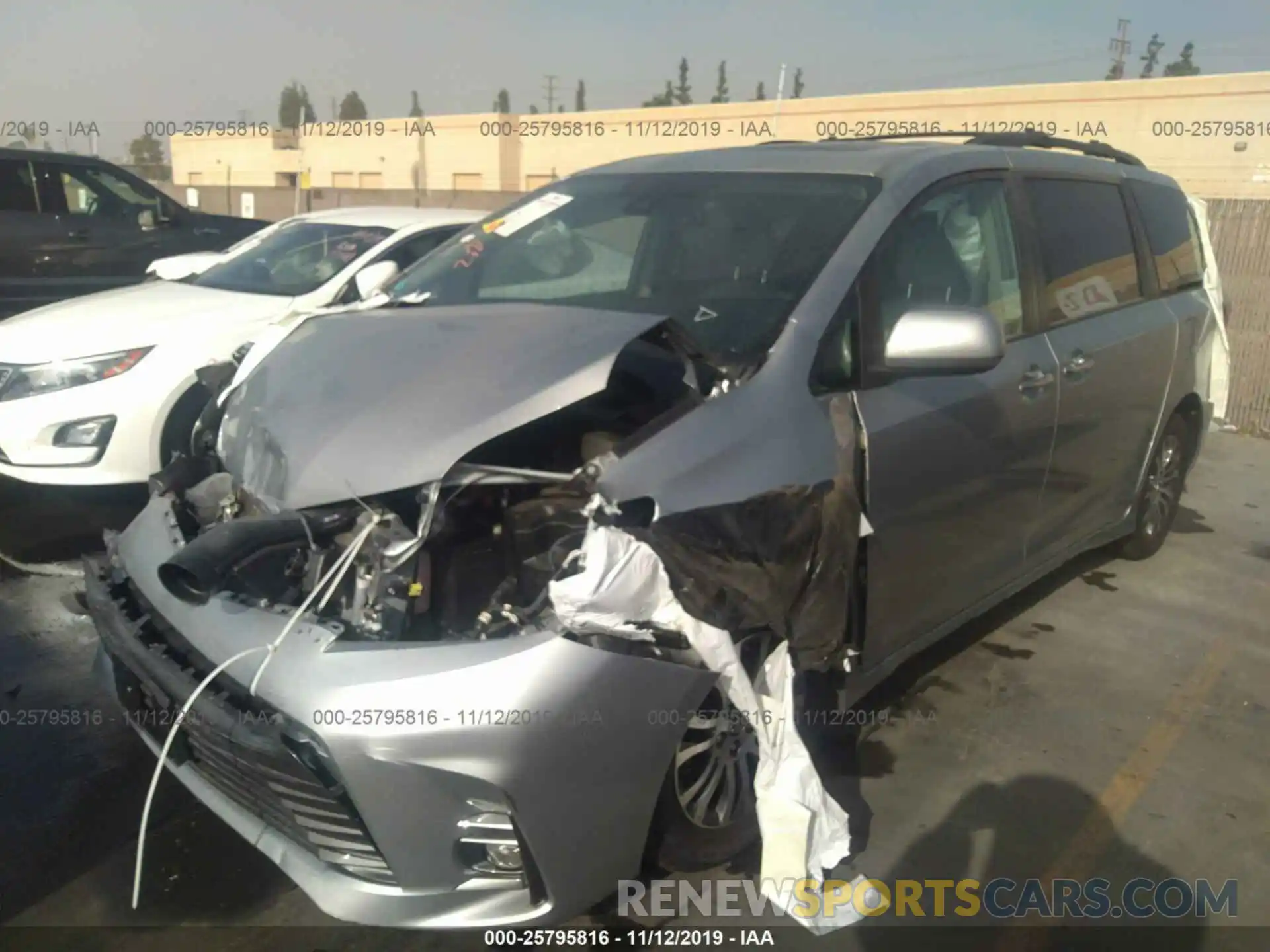 2 Фотография поврежденного автомобиля 5TDYZ3DCXKS013238 TOYOTA SIENNA 2019