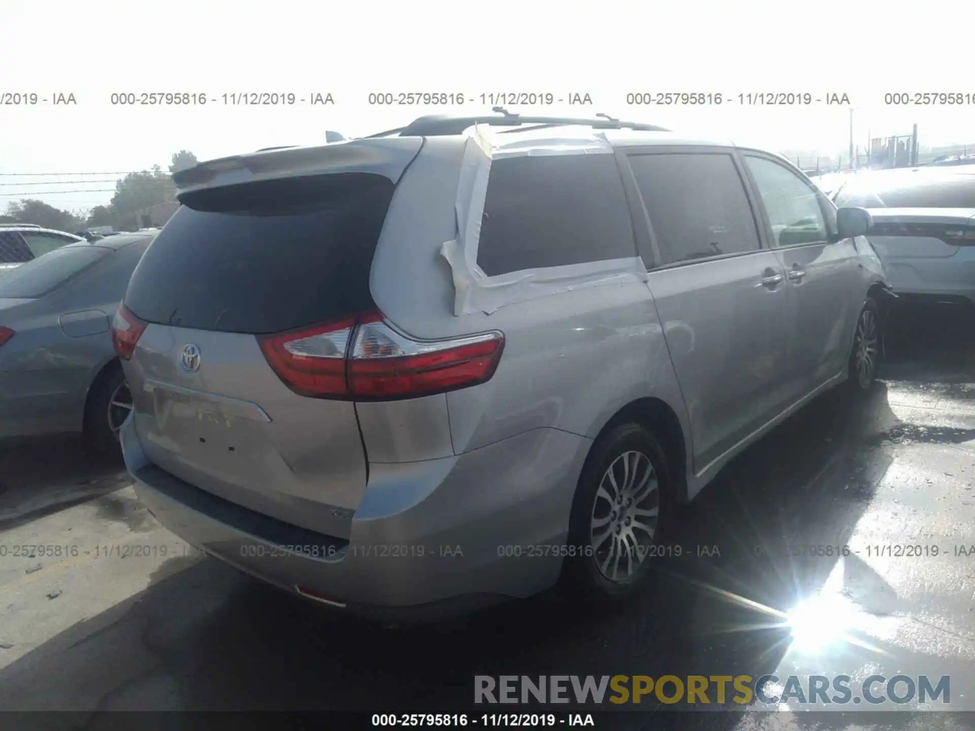 4 Фотография поврежденного автомобиля 5TDYZ3DCXKS013238 TOYOTA SIENNA 2019