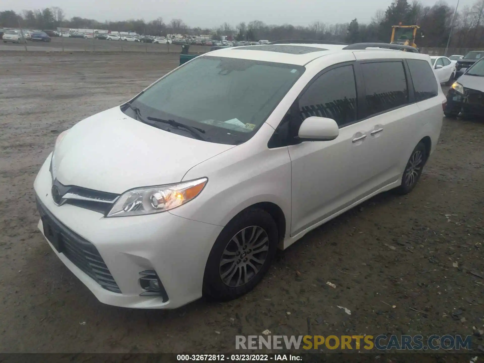 2 Фотография поврежденного автомобиля 5TDYZ3DCXKS013983 TOYOTA SIENNA 2019