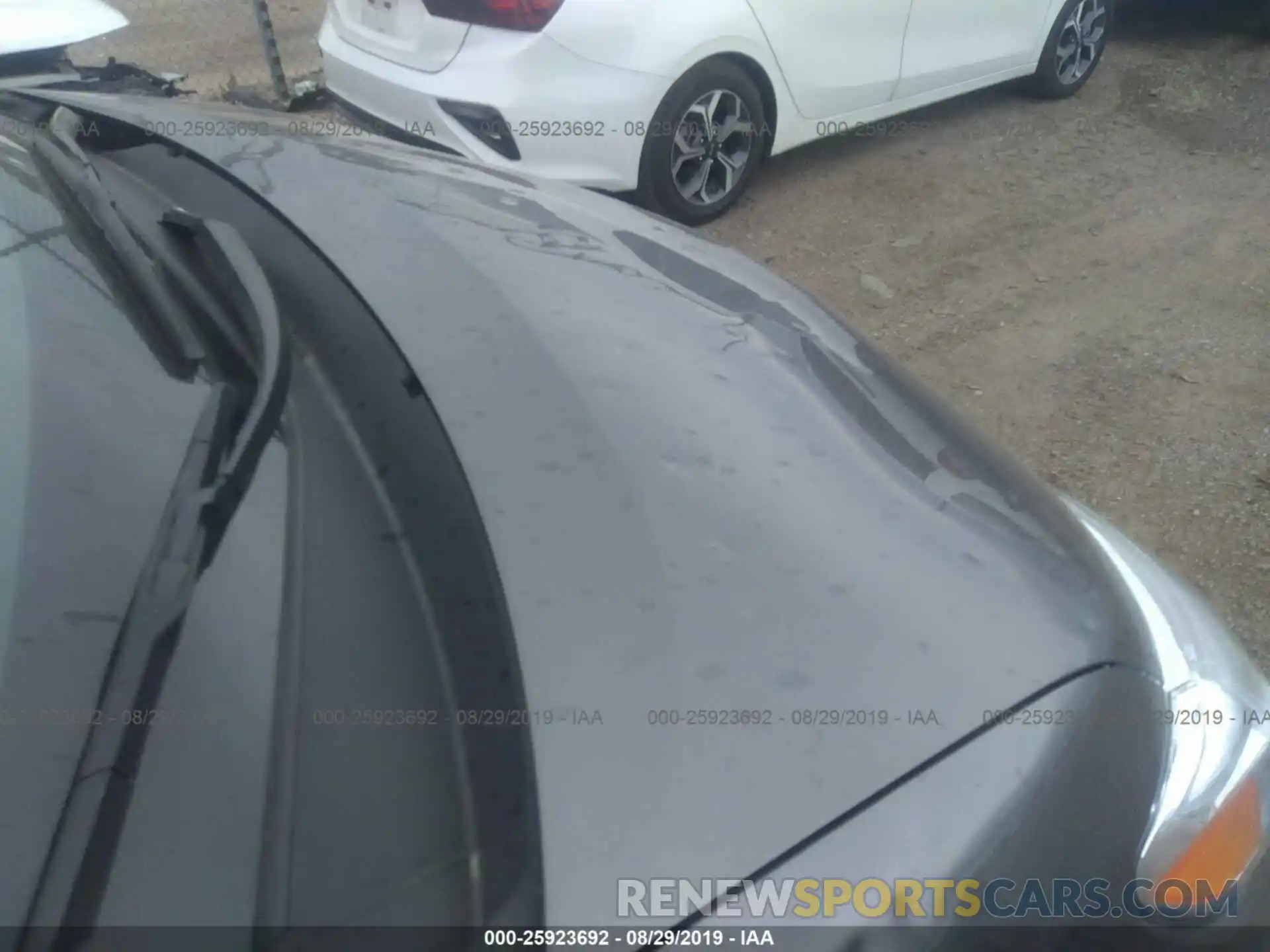 6 Photograph of a damaged car 5TDYZ3DCXKS017791 TOYOTA SIENNA 2019