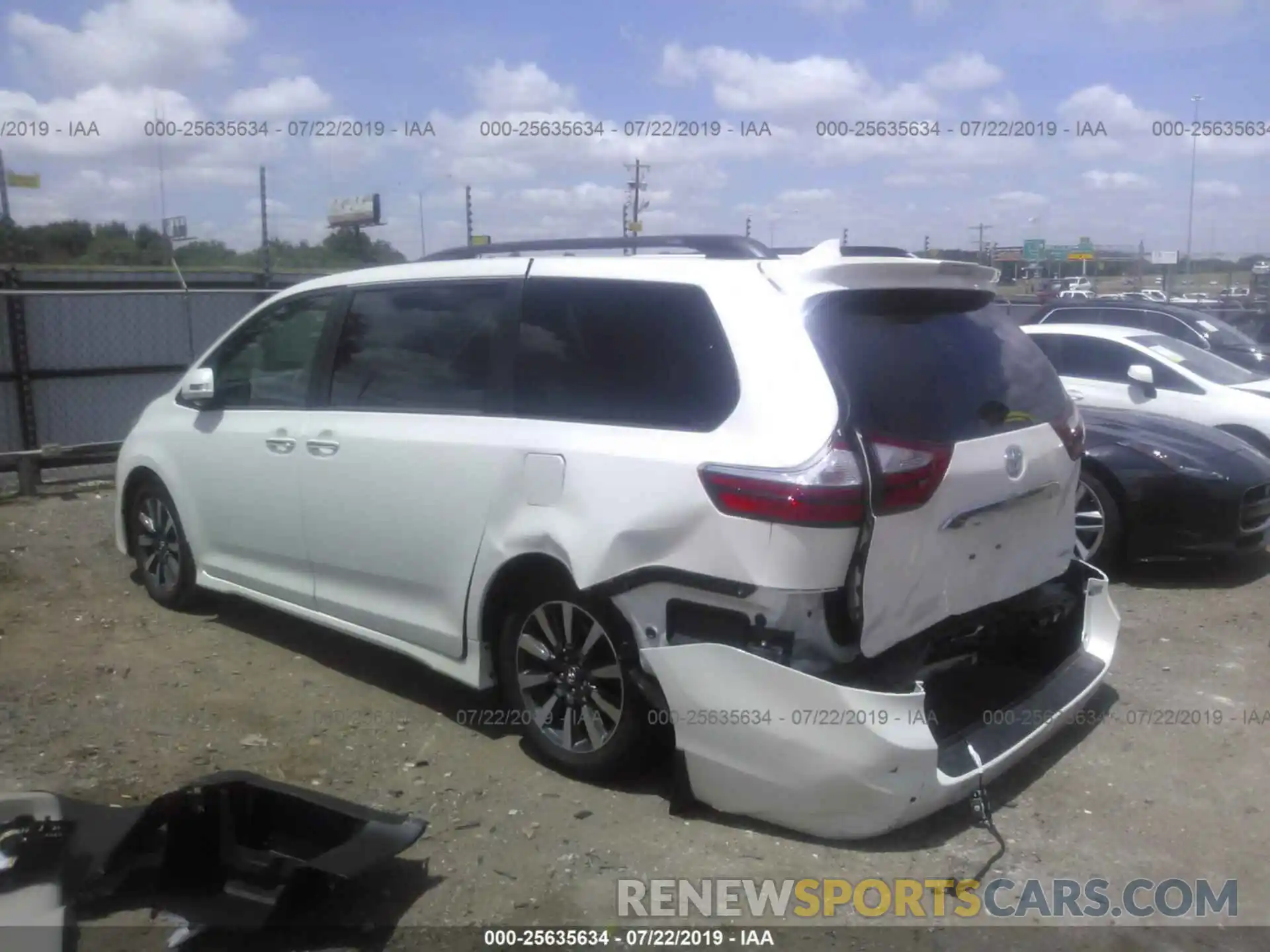 3 Фотография поврежденного автомобиля 5TDYZ3DCXKS018228 TOYOTA SIENNA 2019