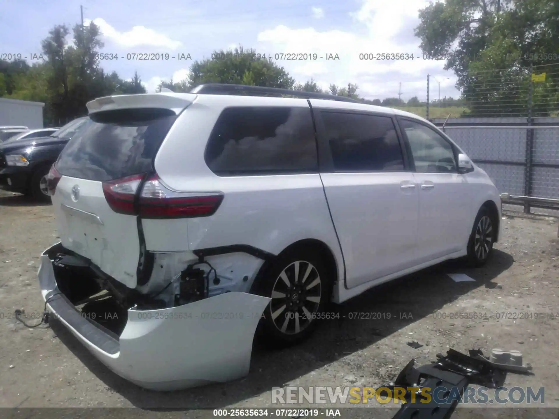 4 Фотография поврежденного автомобиля 5TDYZ3DCXKS018228 TOYOTA SIENNA 2019