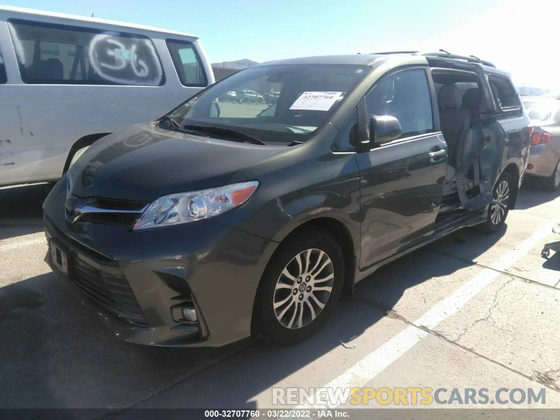 2 Фотография поврежденного автомобиля 5TDYZ3DCXKS018763 TOYOTA SIENNA 2019