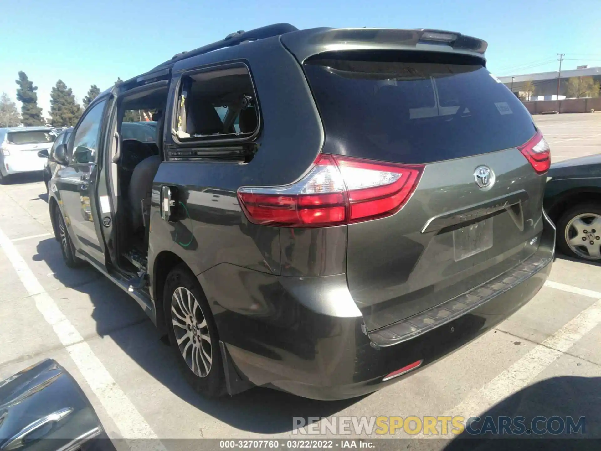 3 Фотография поврежденного автомобиля 5TDYZ3DCXKS018763 TOYOTA SIENNA 2019