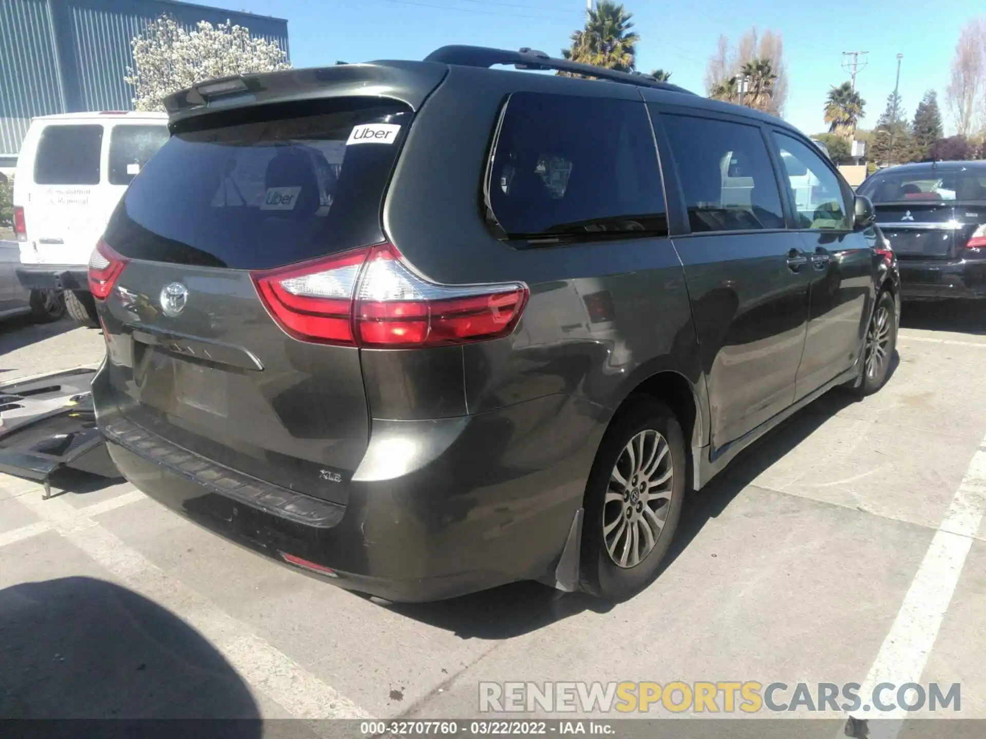 4 Фотография поврежденного автомобиля 5TDYZ3DCXKS018763 TOYOTA SIENNA 2019