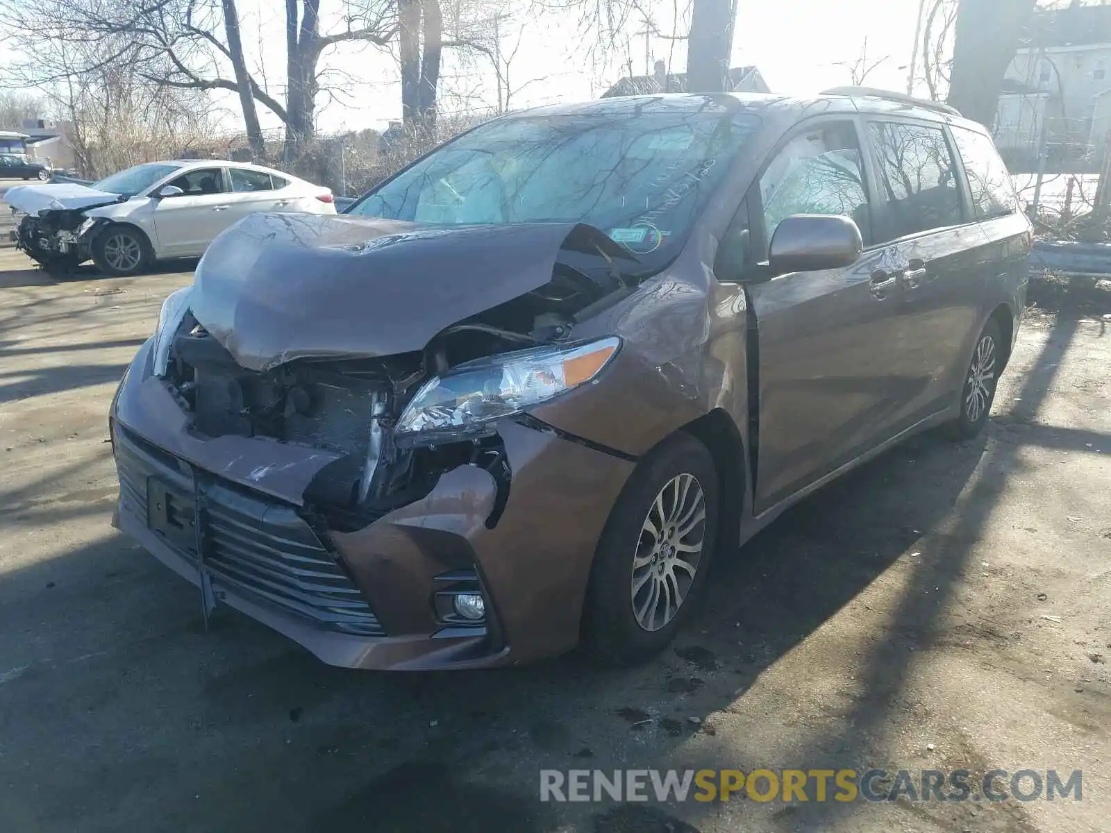 2 Фотография поврежденного автомобиля 5TDYZ3DCXKS019217 TOYOTA SIENNA 2019