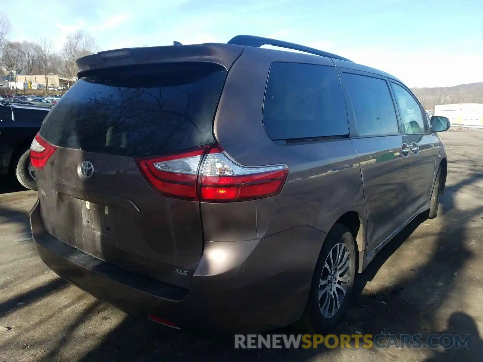 4 Фотография поврежденного автомобиля 5TDYZ3DCXKS019217 TOYOTA SIENNA 2019