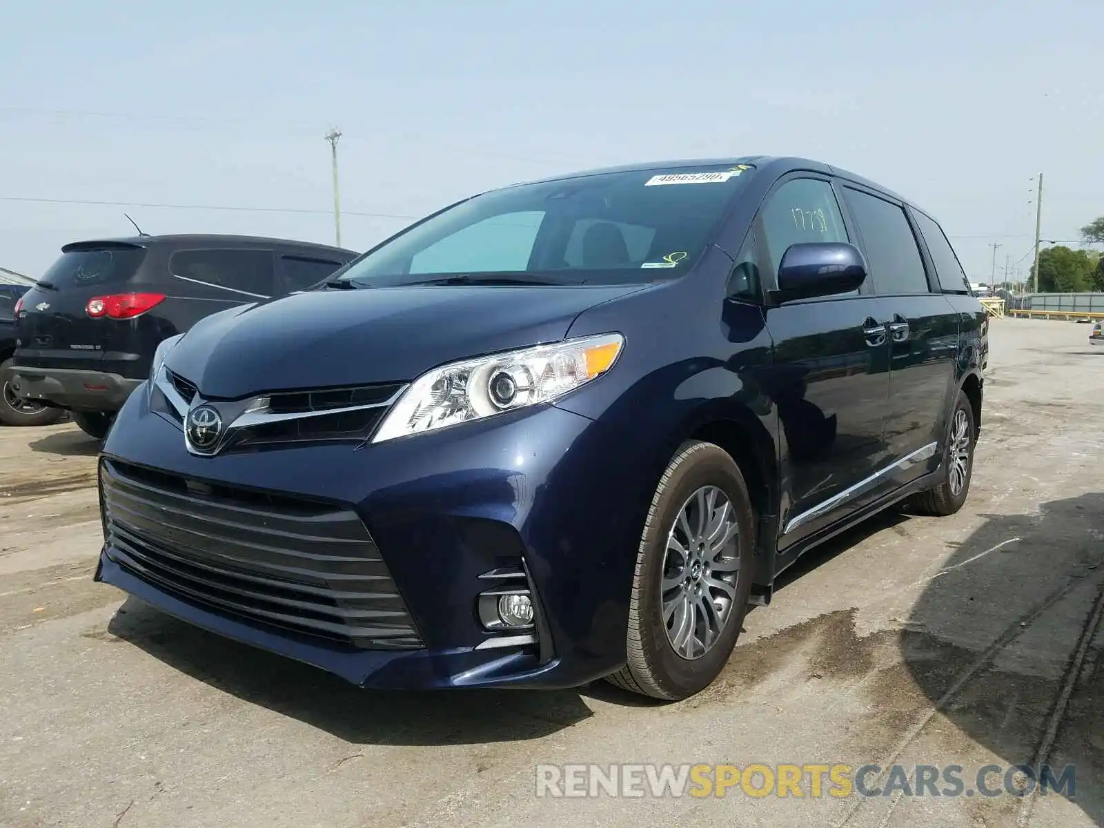 2 Photograph of a damaged car 5TDYZ3DCXKS966855 TOYOTA SIENNA 2019