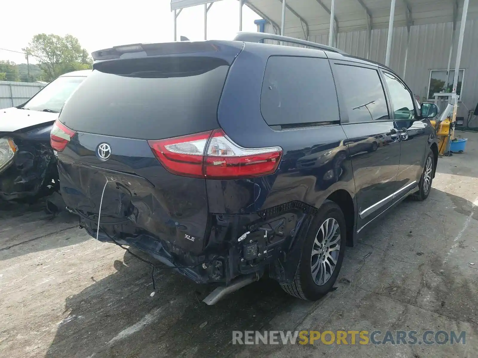 4 Photograph of a damaged car 5TDYZ3DCXKS966855 TOYOTA SIENNA 2019