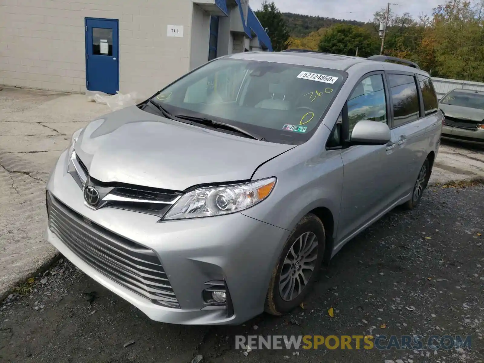 2 Фотография поврежденного автомобиля 5TDYZ3DCXKS967875 TOYOTA SIENNA 2019