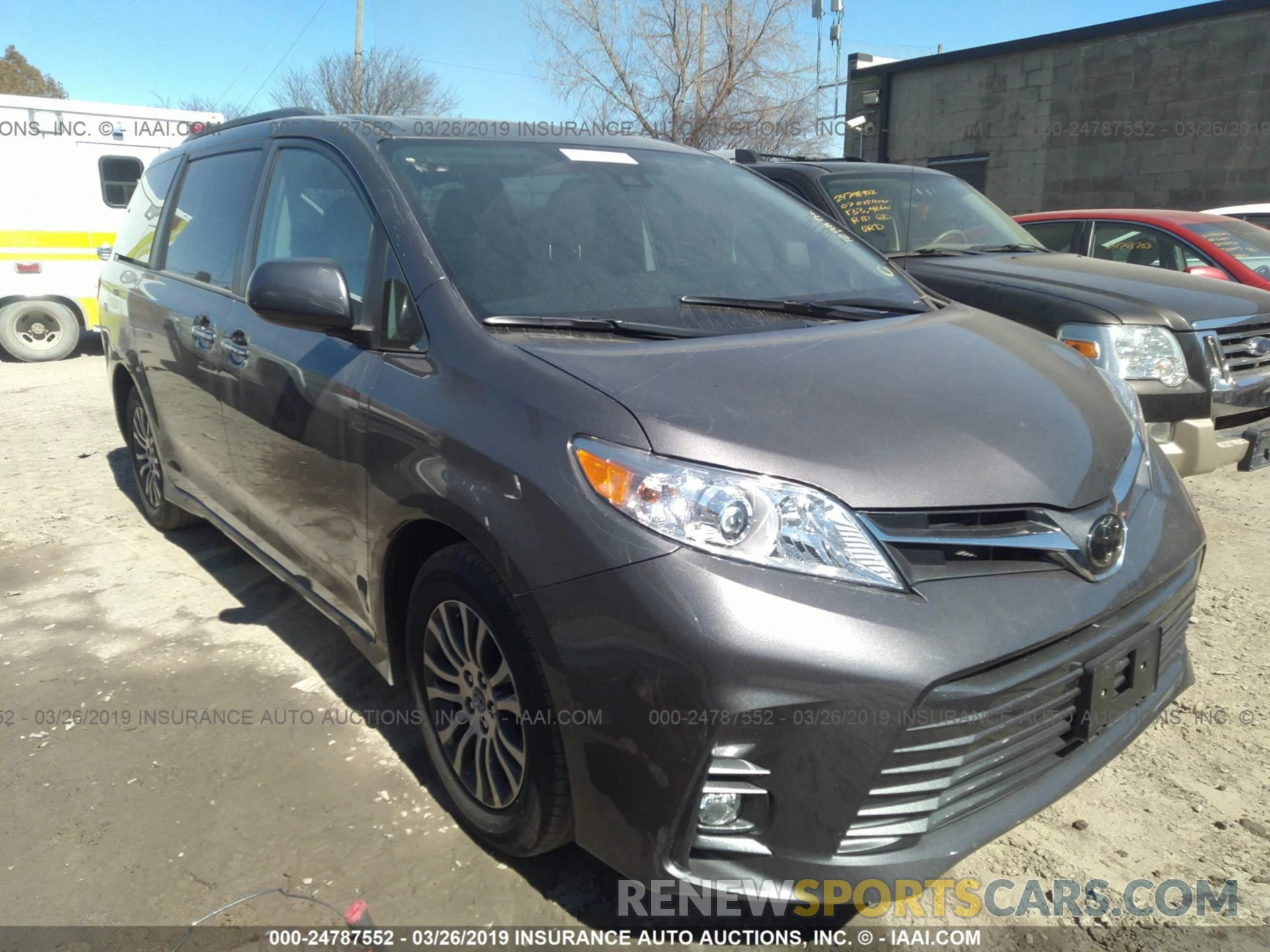 1 Фотография поврежденного автомобиля 5TDYZ3DCXKS969660 TOYOTA SIENNA 2019