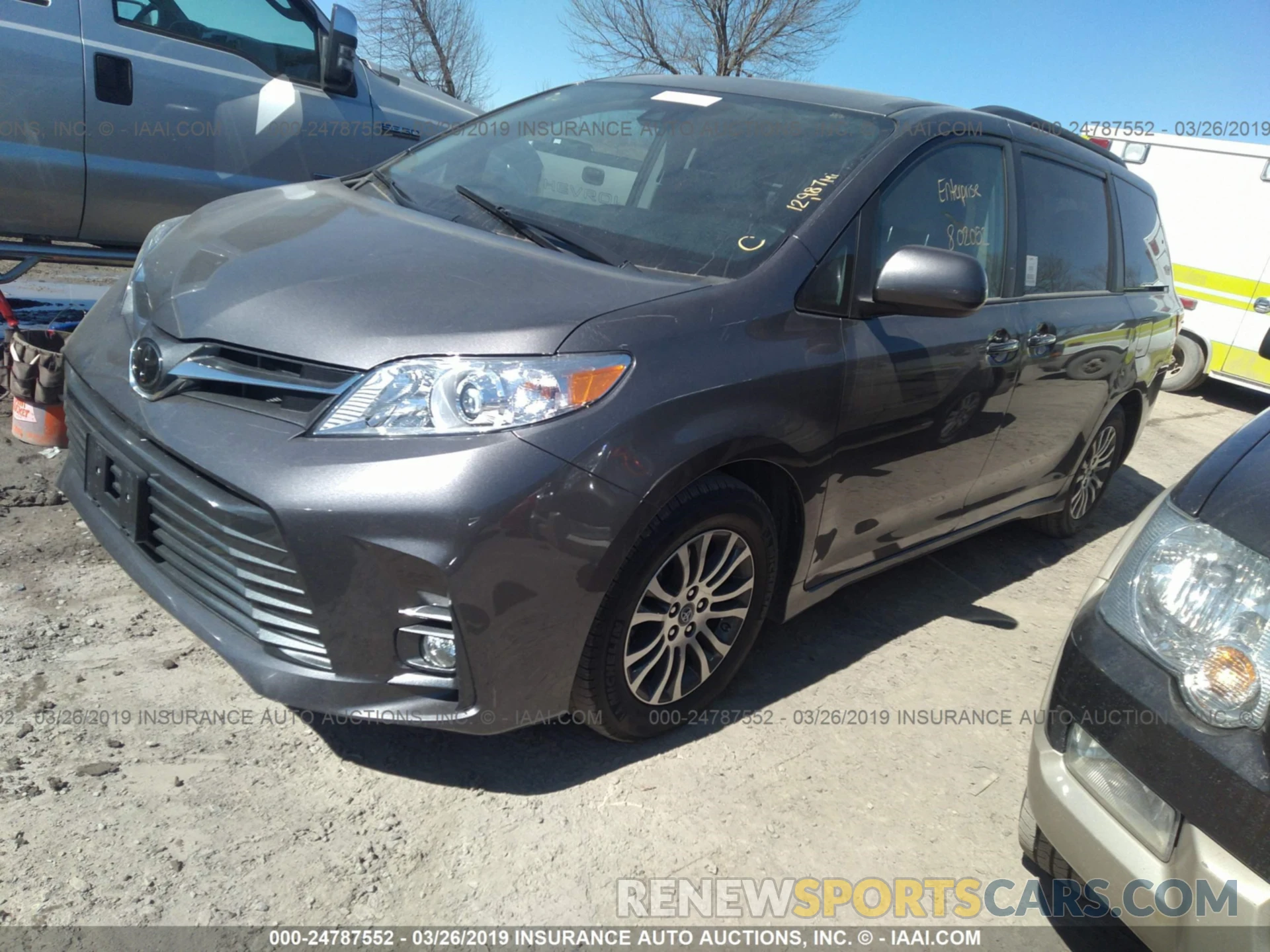 2 Фотография поврежденного автомобиля 5TDYZ3DCXKS969660 TOYOTA SIENNA 2019