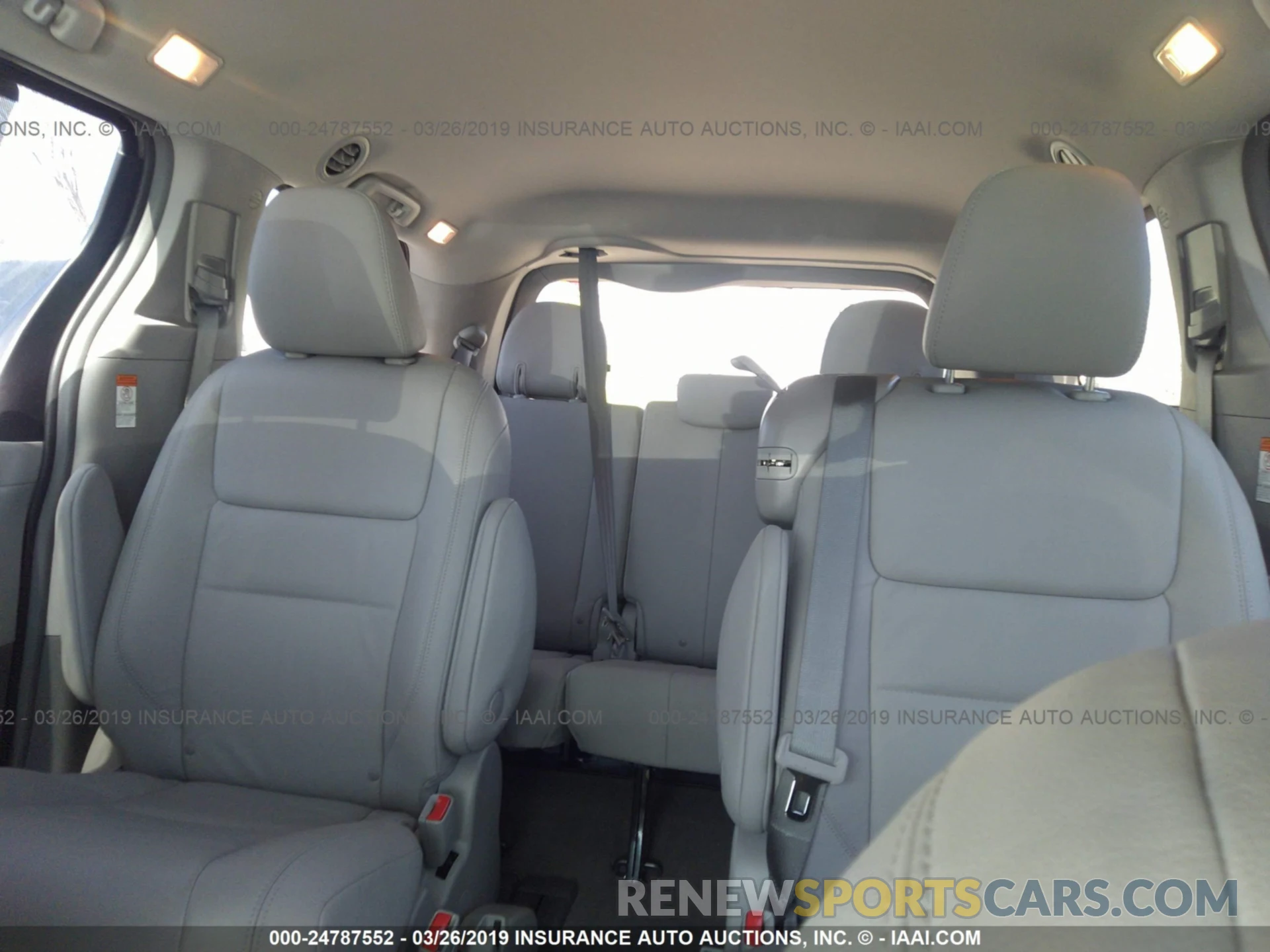 8 Фотография поврежденного автомобиля 5TDYZ3DCXKS969660 TOYOTA SIENNA 2019