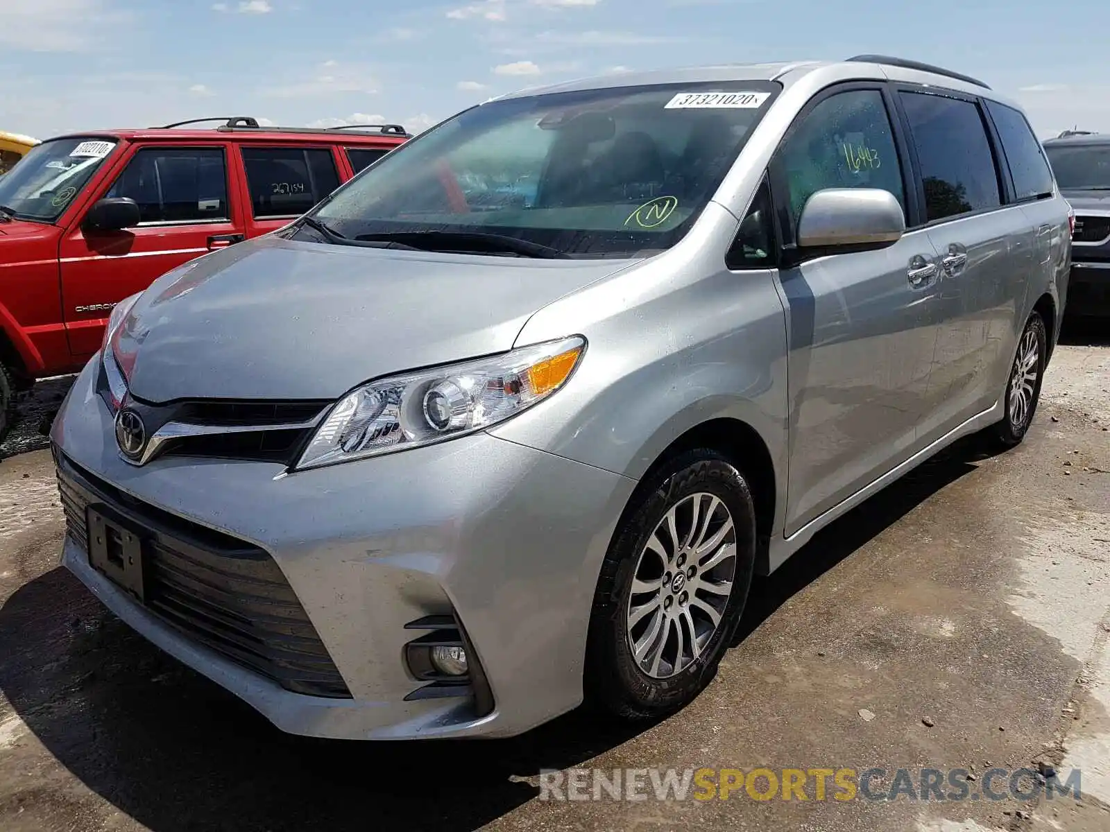 2 Photograph of a damaged car 5TDYZ3DCXKS972171 TOYOTA SIENNA 2019