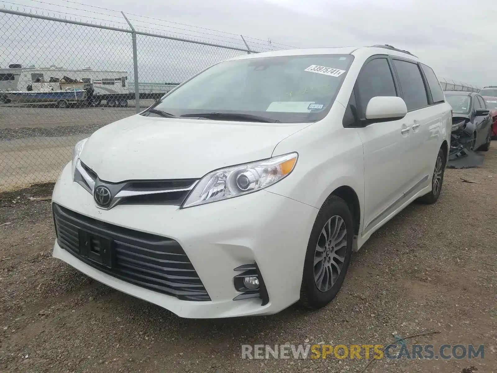 2 Photograph of a damaged car 5TDYZ3DCXKS972493 TOYOTA SIENNA 2019