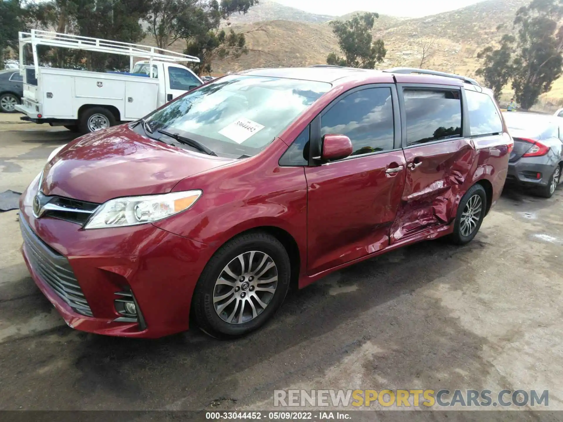 2 Фотография поврежденного автомобиля 5TDYZ3DCXKS977015 TOYOTA SIENNA 2019