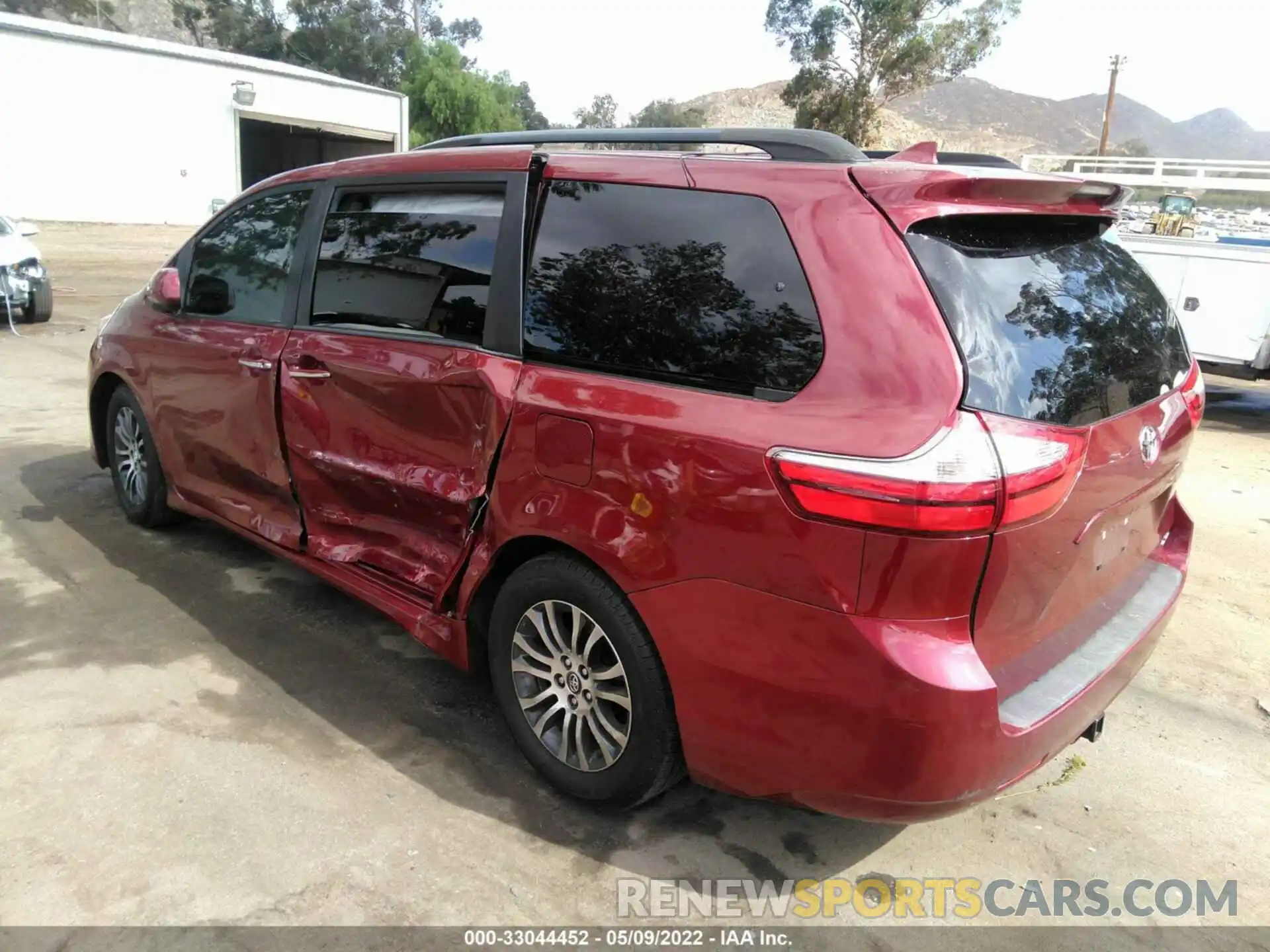 3 Фотография поврежденного автомобиля 5TDYZ3DCXKS977015 TOYOTA SIENNA 2019