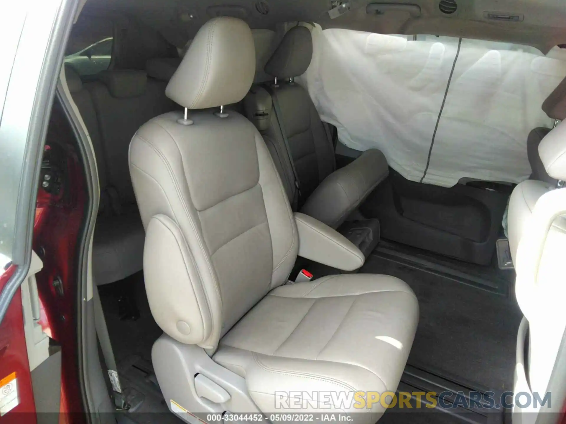 8 Фотография поврежденного автомобиля 5TDYZ3DCXKS977015 TOYOTA SIENNA 2019