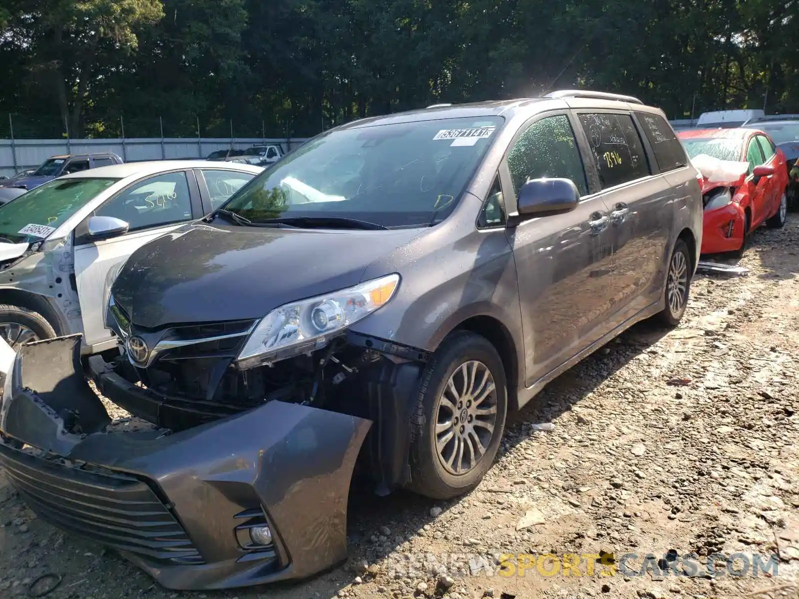 2 Photograph of a damaged car 5TDYZ3DCXKS977838 TOYOTA SIENNA 2019