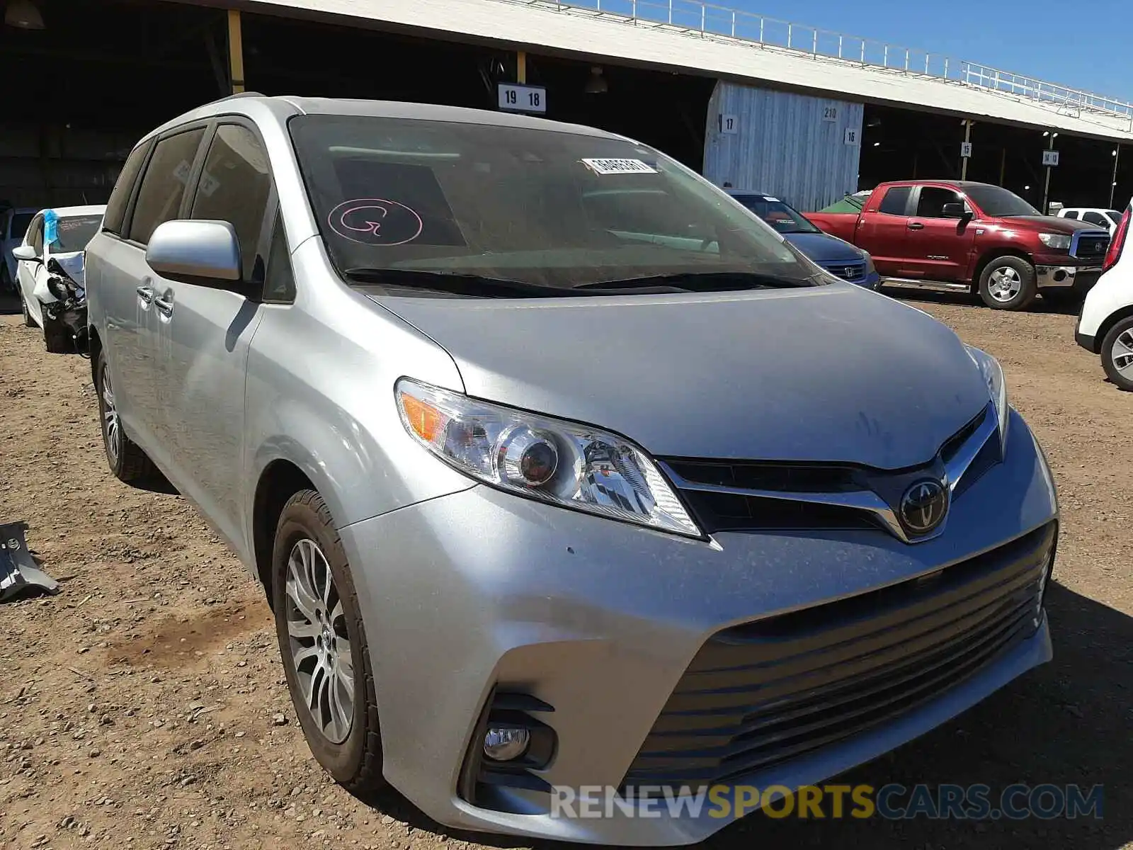 1 Photograph of a damaged car 5TDYZ3DCXKS978021 TOYOTA SIENNA 2019