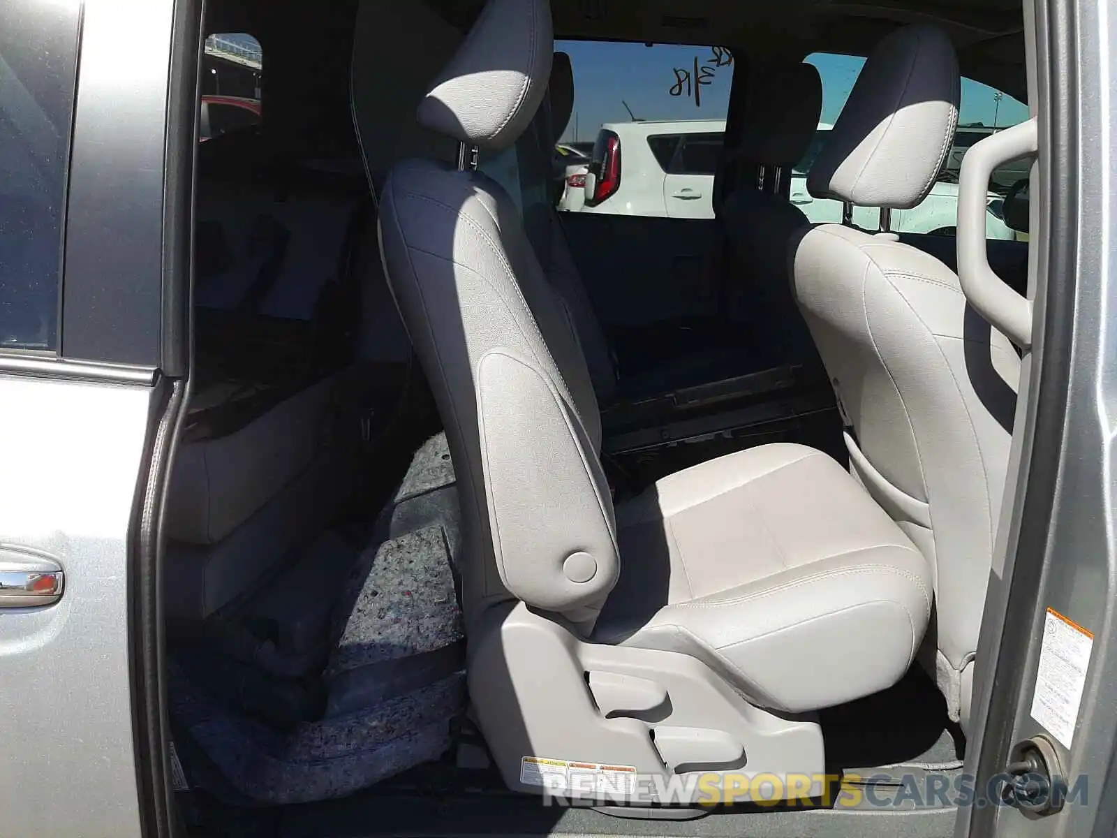 6 Фотография поврежденного автомобиля 5TDYZ3DCXKS978021 TOYOTA SIENNA 2019